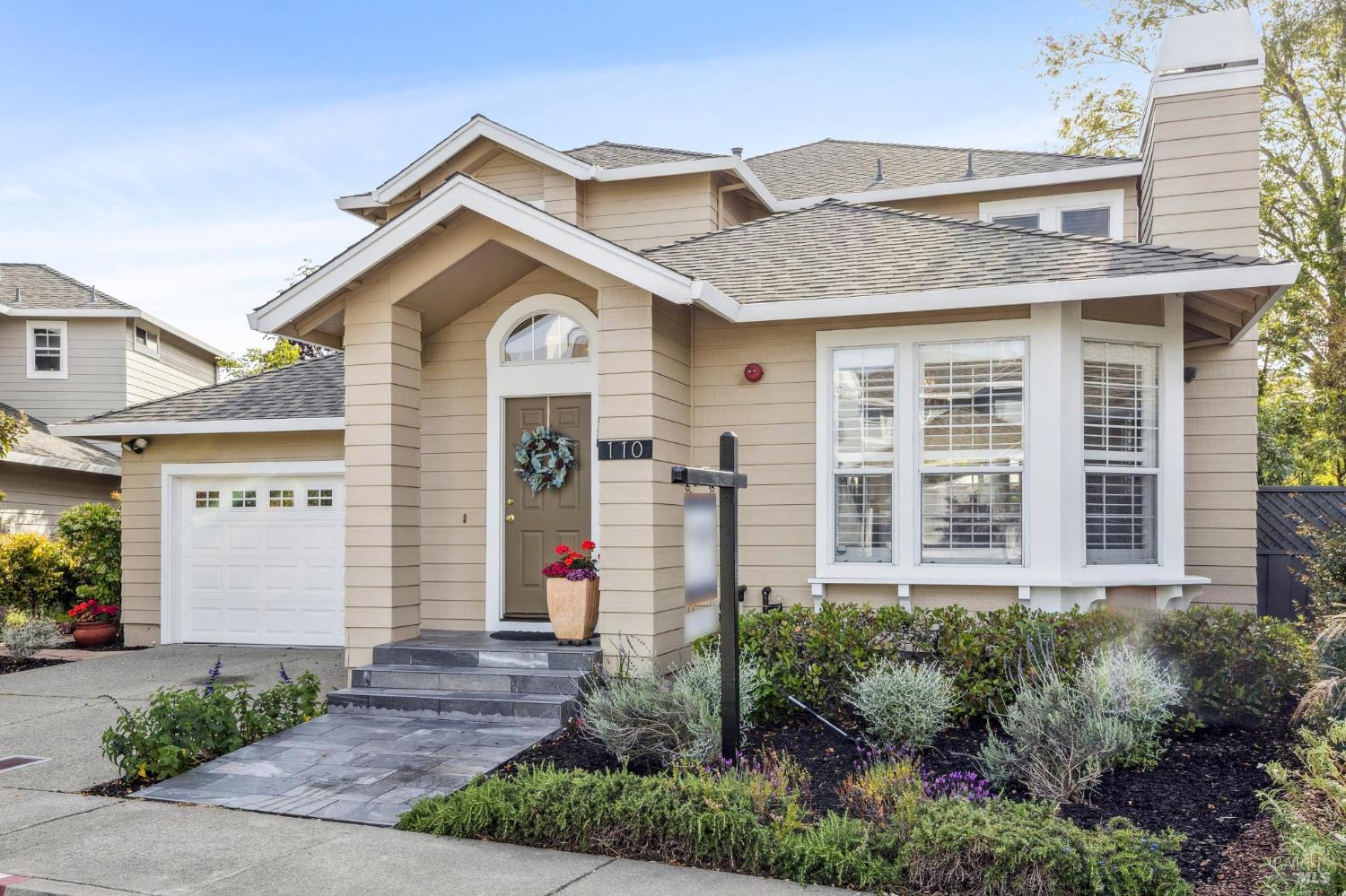 Detail Gallery Image 2 of 55 For 110 Baypoint Dr, San Rafael,  CA 94901 - 4 Beds | 3 Baths