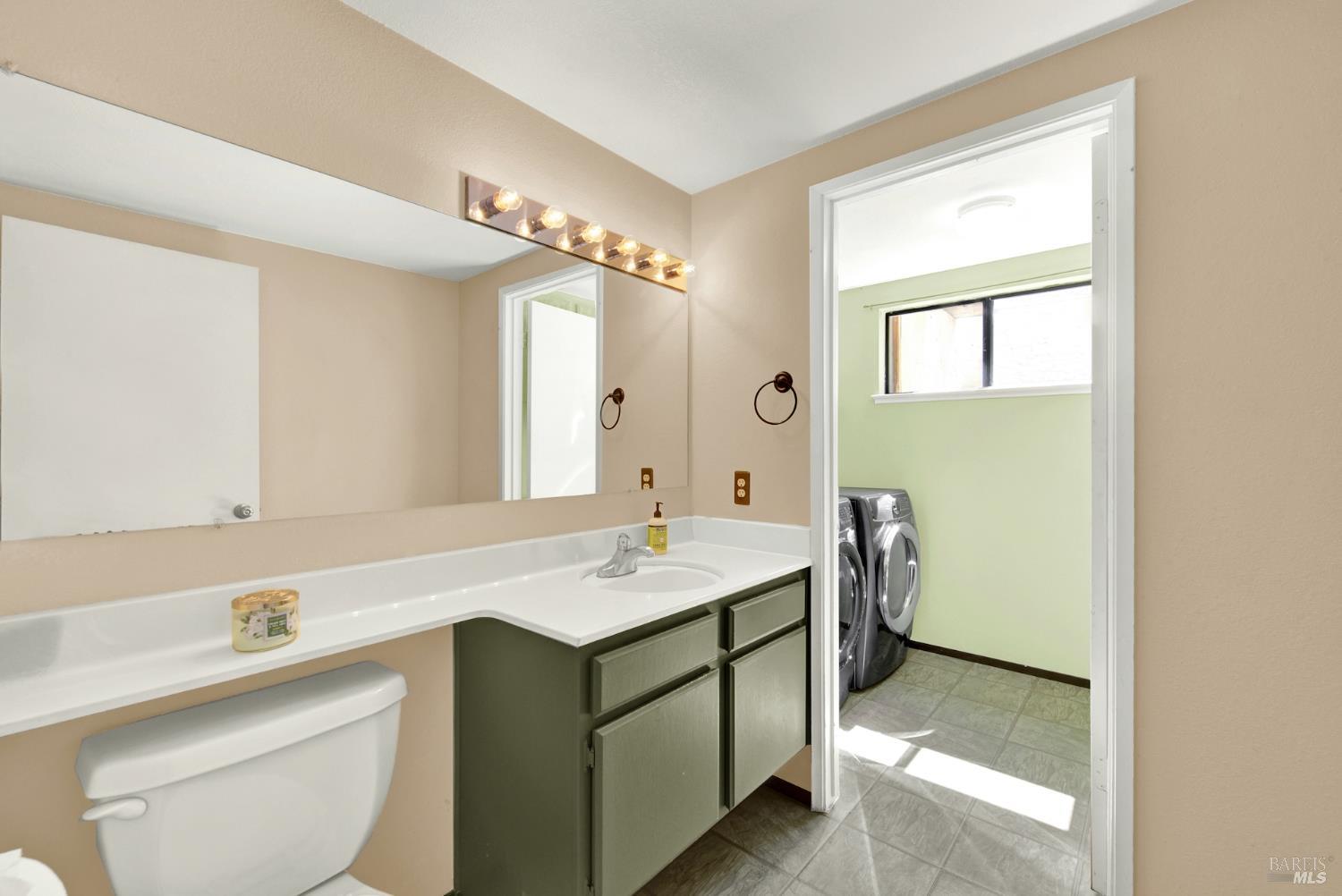 Detail Gallery Image 12 of 25 For 3265 Arroyo Dr, Fairfield,  CA 94533 - 4 Beds | 2/1 Baths
