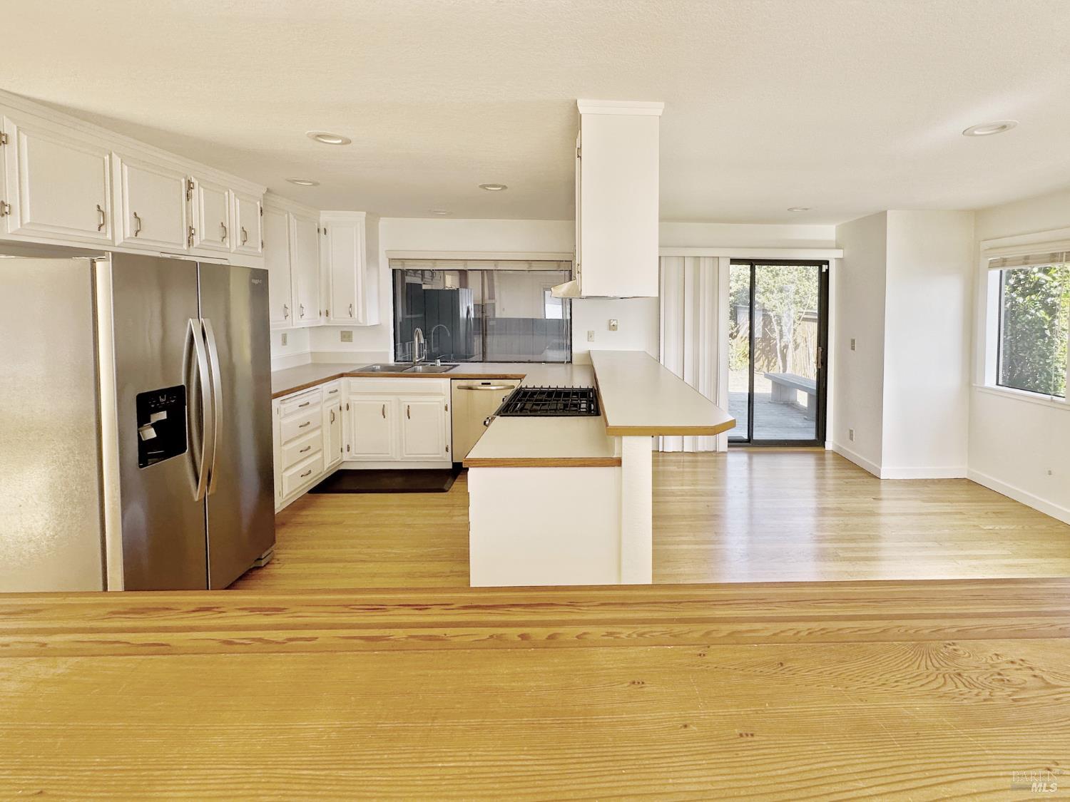 Detail Gallery Image 7 of 84 For 172 Great Circle Dr, Mill Valley,  CA 94941 - 4 Beds | 2/1 Baths