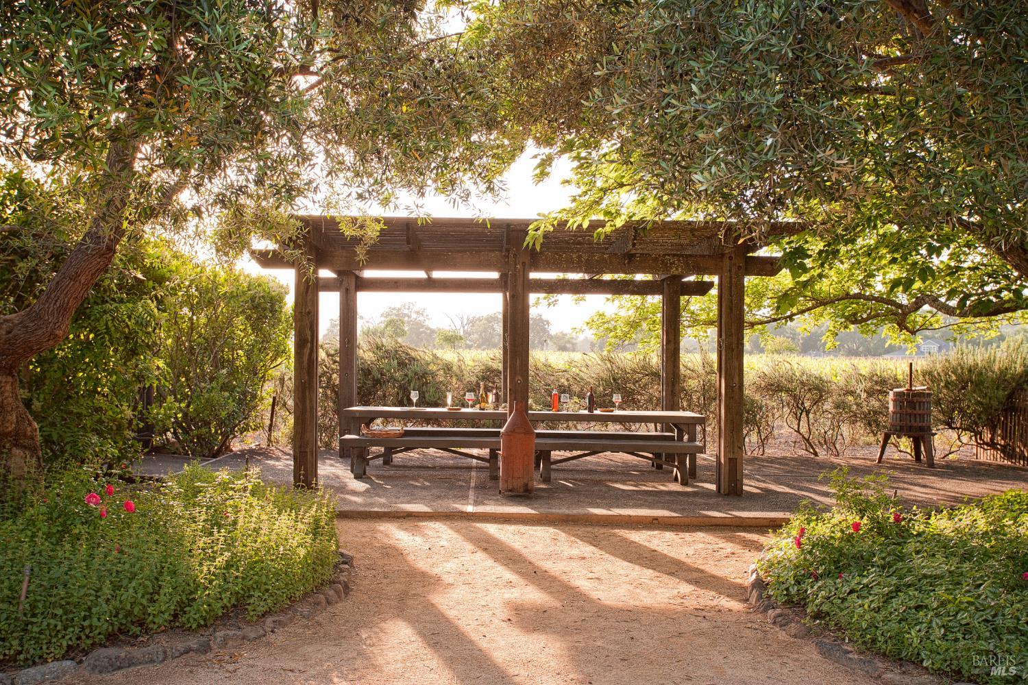 Detail Gallery Image 14 of 52 For 430 Pratt Ave, Saint Helena,  CA 94574 - 4 Beds | 4 Baths