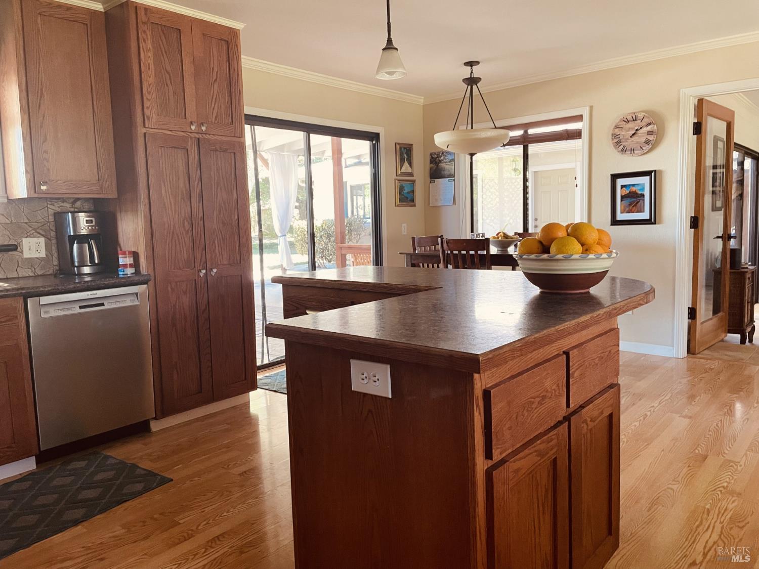 Detail Gallery Image 4 of 28 For 360 Milani Dr, Ukiah,  CA 95482 - 3 Beds | 2 Baths