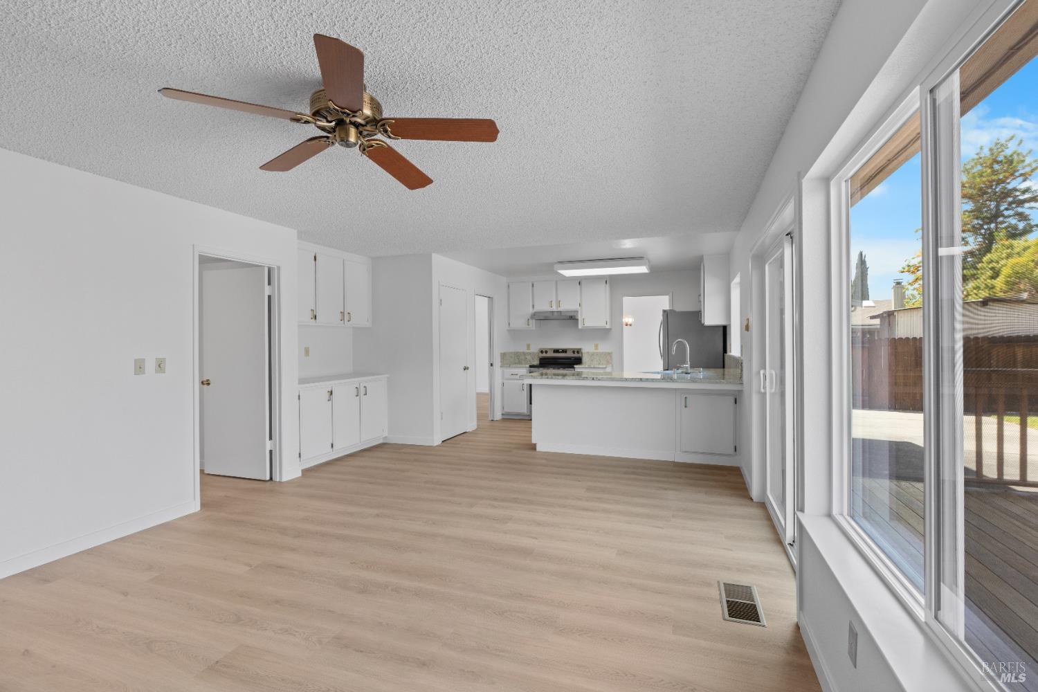 Detail Gallery Image 13 of 37 For 1420 Plumas Dr, Suisun City,  CA 94585 - 4 Beds | 2/1 Baths