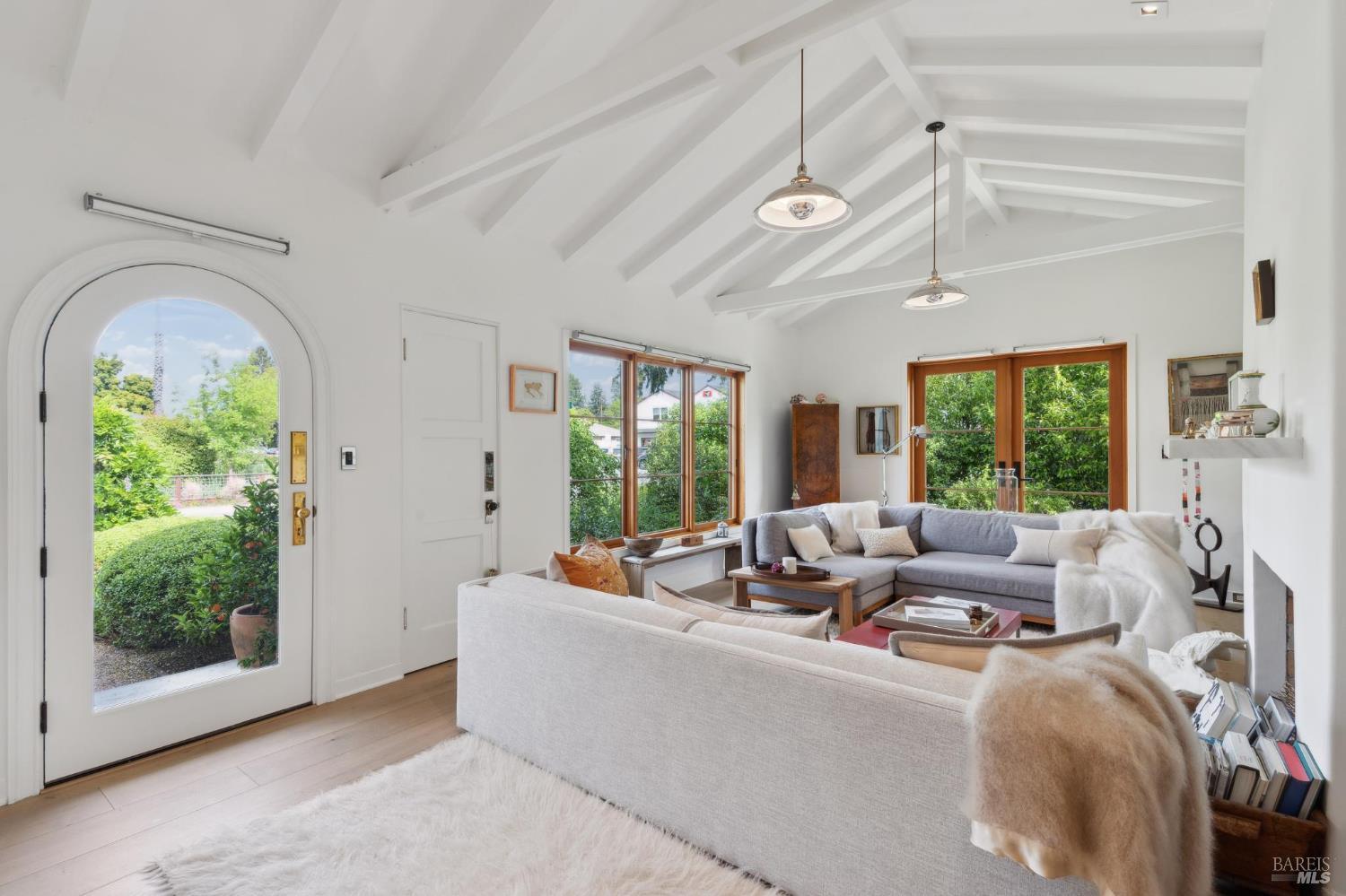 Detail Gallery Image 6 of 97 For 549 Talbot Ave, Santa Rosa,  CA 95405 - 2 Beds | 1/1 Baths