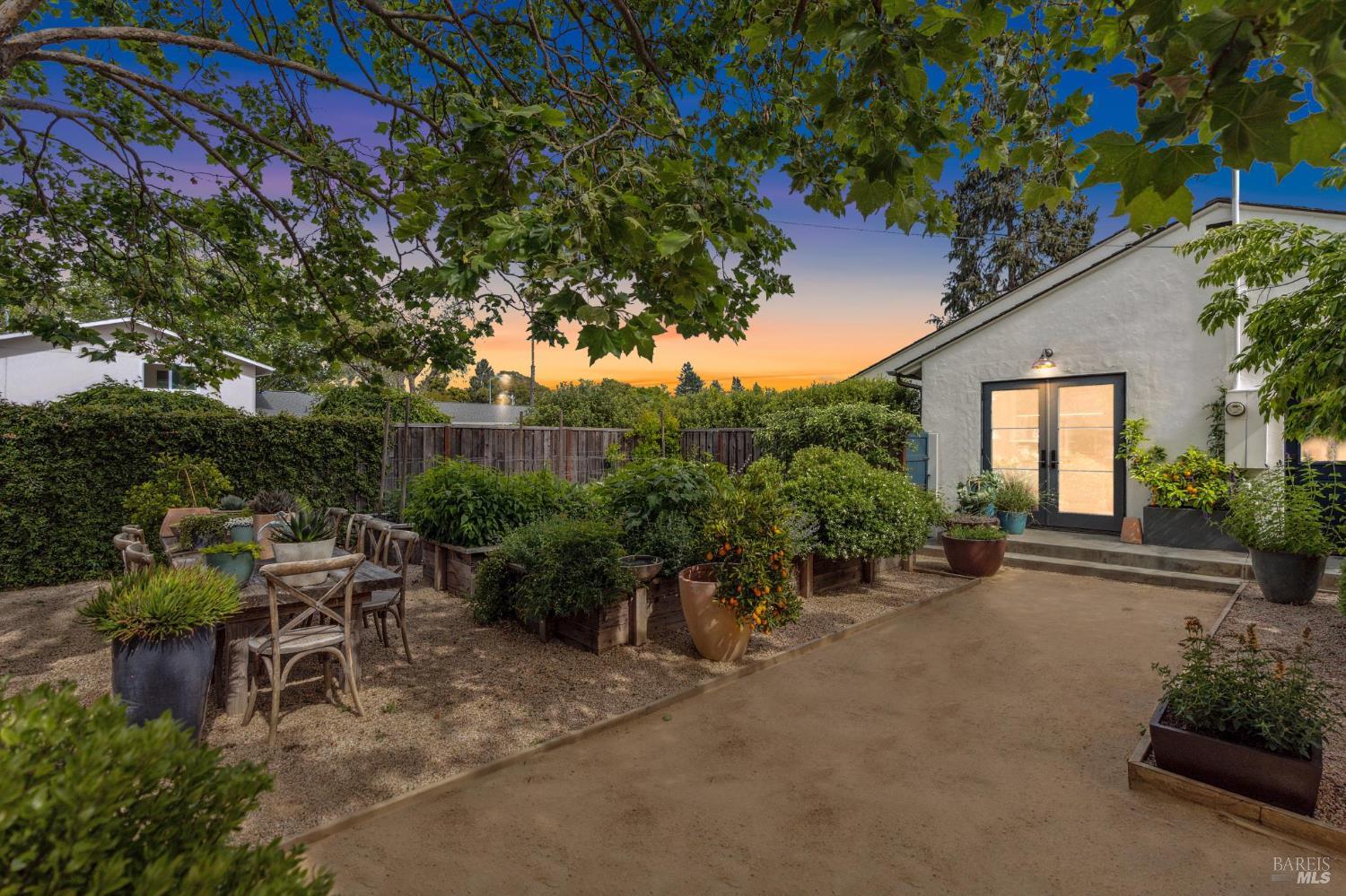 Detail Gallery Image 95 of 97 For 549 Talbot Ave, Santa Rosa,  CA 95405 - 2 Beds | 1/1 Baths