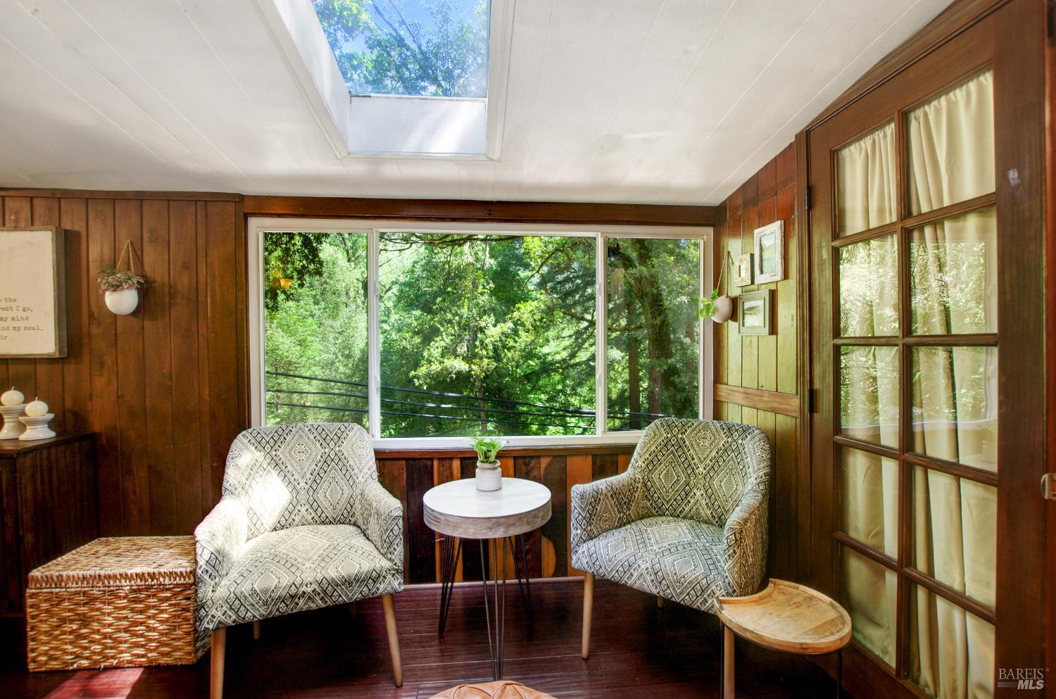 Detail Gallery Image 9 of 39 For 10236 Old River Rd, Forestville,  CA 95436 - 2 Beds | 2 Baths