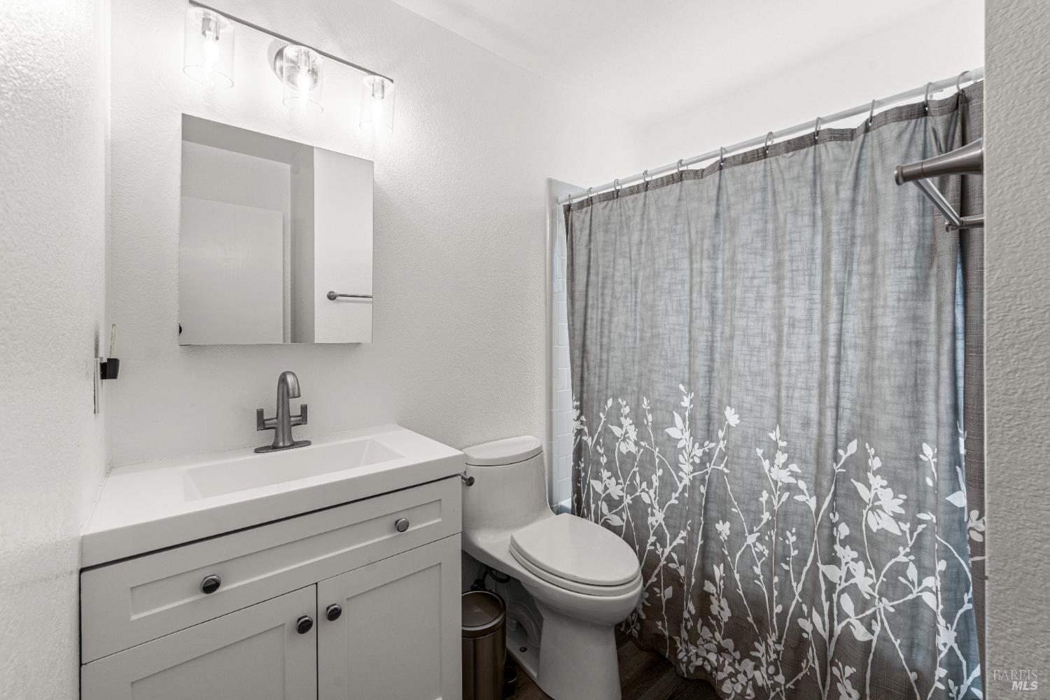 Detail Gallery Image 15 of 26 For 1065 Ne Badger Ct, Santa Rosa,  CA 95409 - 3 Beds | 2 Baths