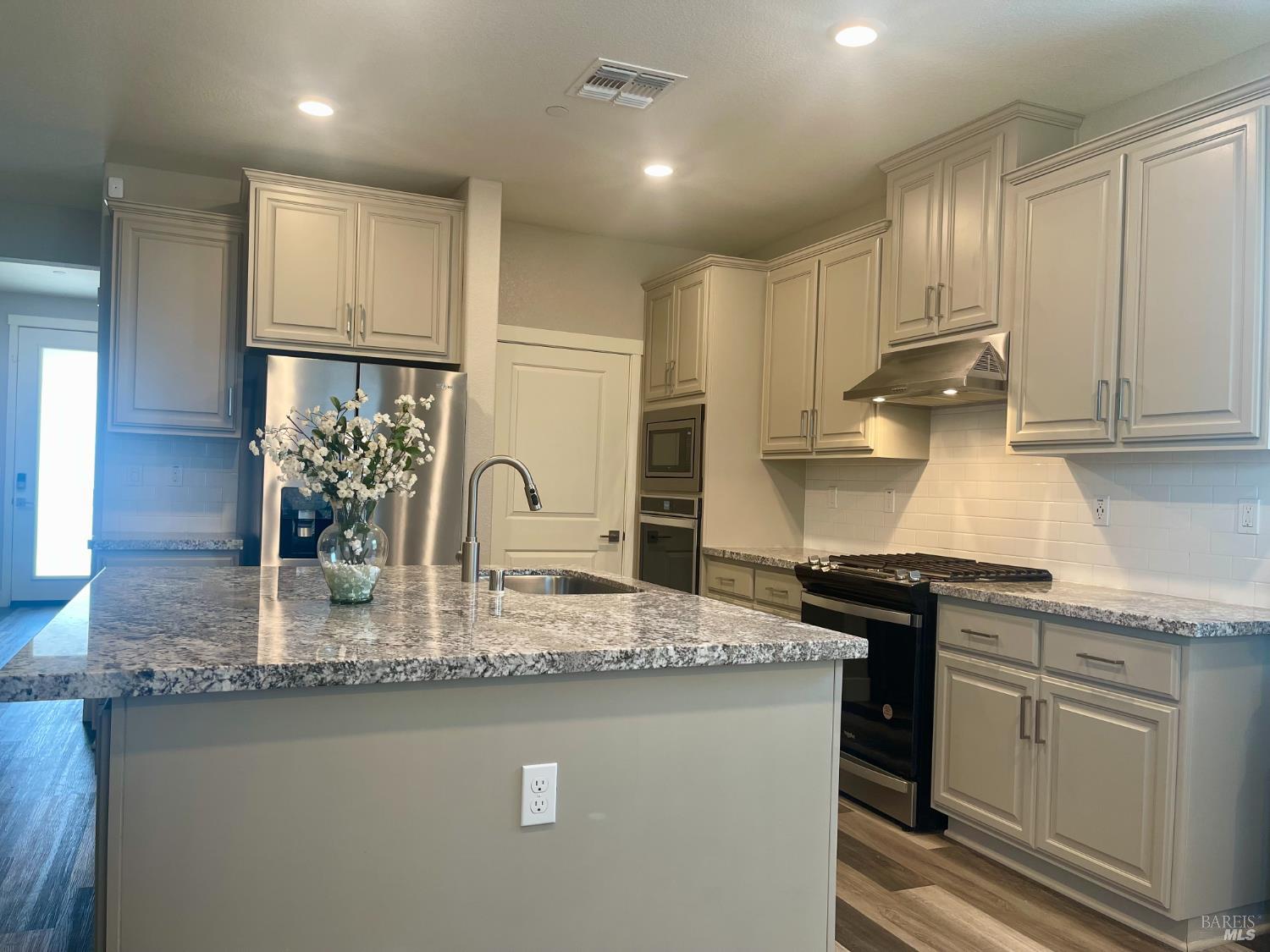 Detail Gallery Image 12 of 33 For 2037 Front Porch Ln, Rio Vista,  CA 94571 - 3 Beds | 2 Baths