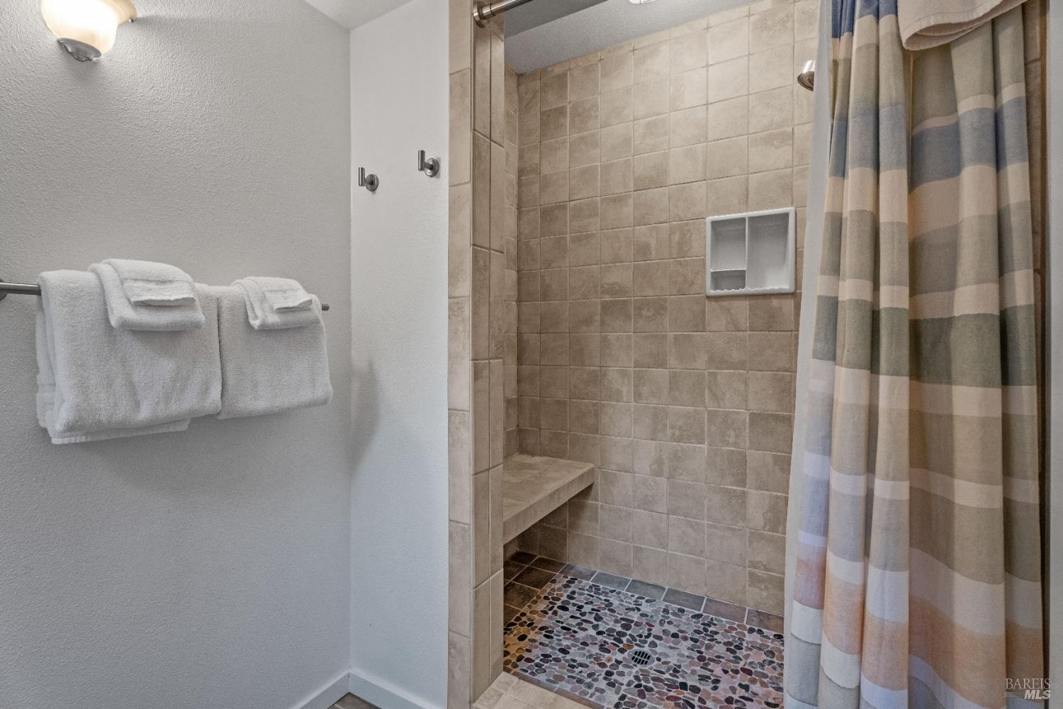 Detail Gallery Image 8 of 27 For 32851 Leofs Ln, Fort Bragg,  CA 95437 - 3 Beds | 3 Baths