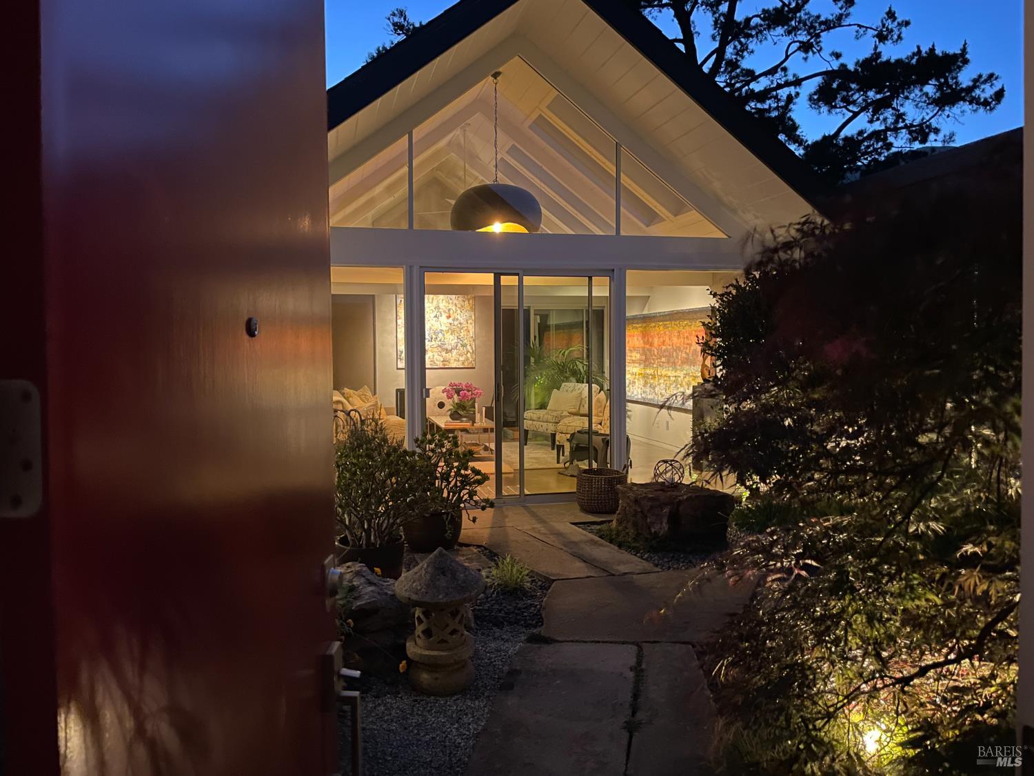 Detail Gallery Image 49 of 53 For 2 Mount Rainier Dr, San Rafael,  CA 94903 - 5 Beds | 2 Baths