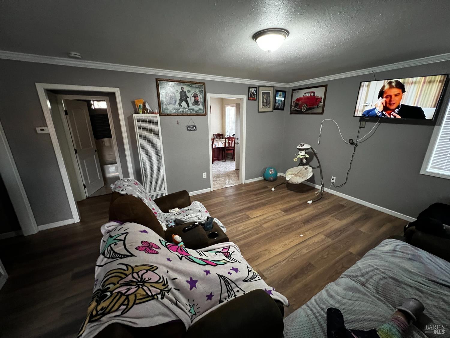 Detail Gallery Image 4 of 9 For 829 Apple St, Oakland,  CA 94603 - – Beds | – Baths