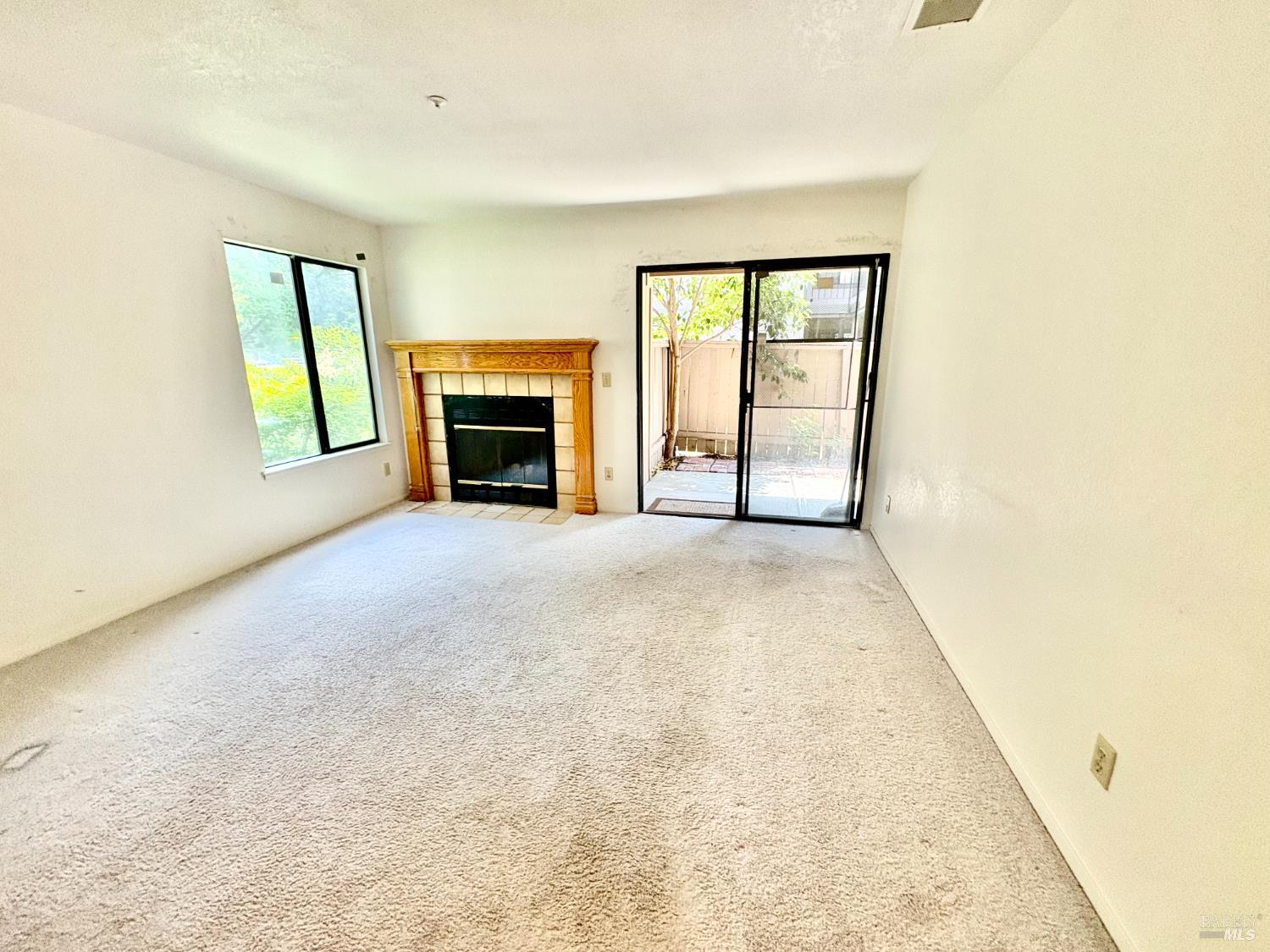 Detail Gallery Image 2 of 7 For 1801 Marshall Rd #403,  Vacaville,  CA 95687 - 1 Beds | 1 Baths