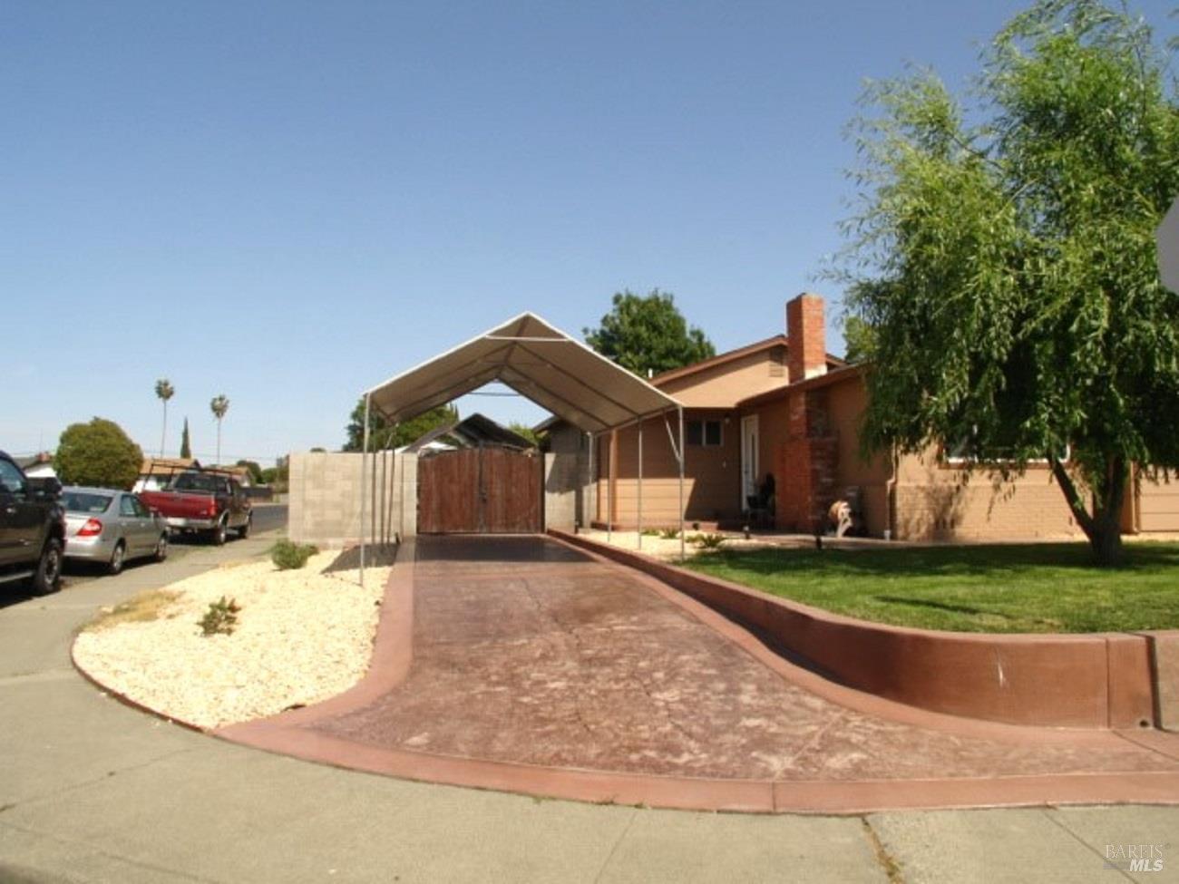 Detail Gallery Image 2 of 27 For 1994 Cardinal Way, Fairfield,  CA 94533 - 3 Beds | 2 Baths