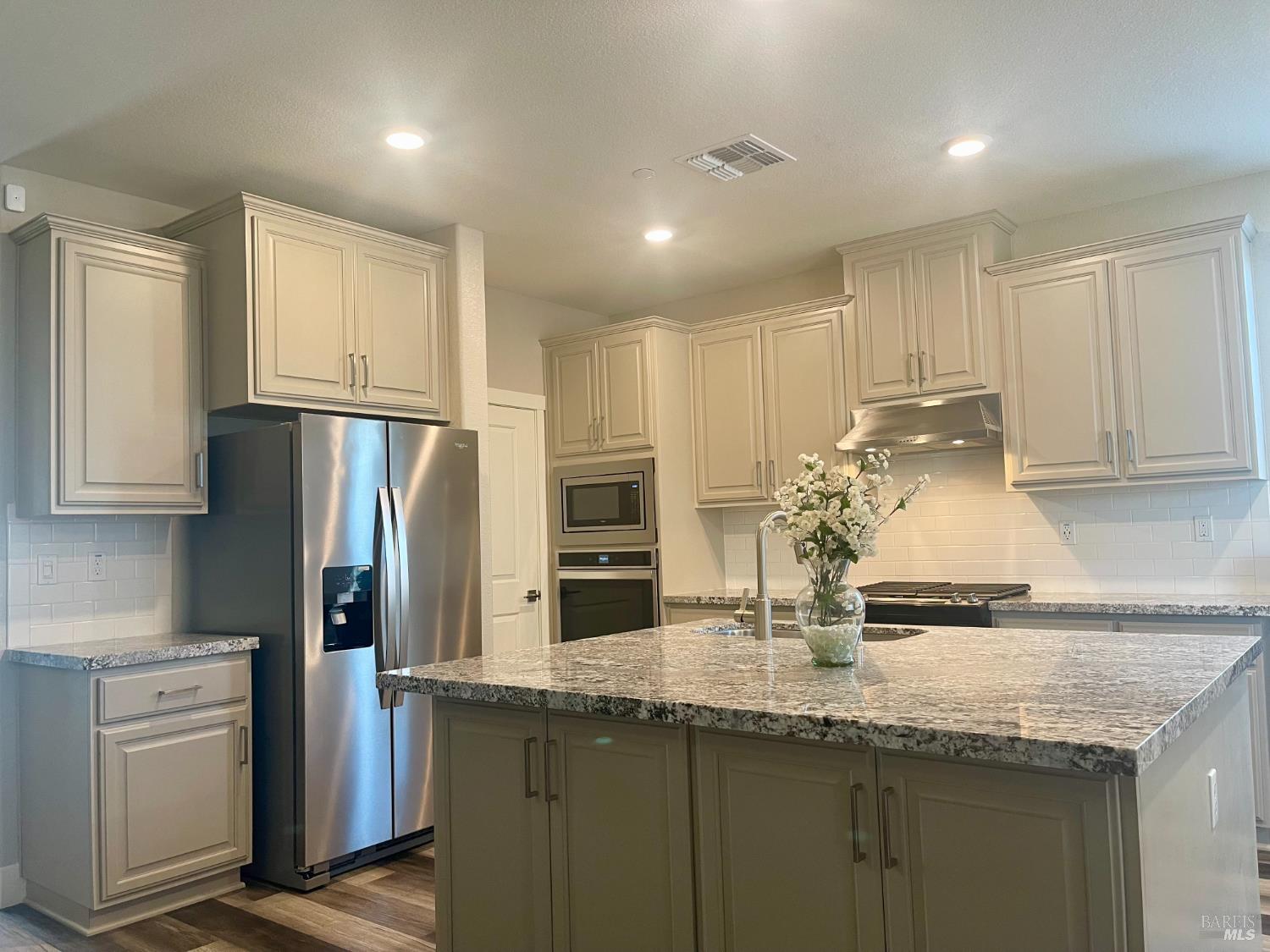 Detail Gallery Image 11 of 33 For 2037 Front Porch Ln, Rio Vista,  CA 94571 - 3 Beds | 2 Baths