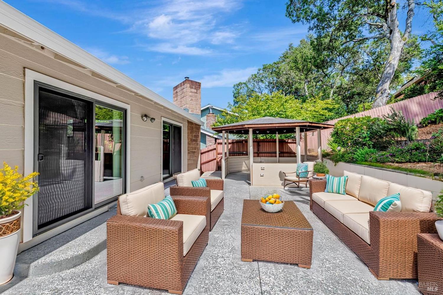 Detail Gallery Image 42 of 53 For 917 West St, Petaluma,  CA 94952 - 4 Beds | 2 Baths