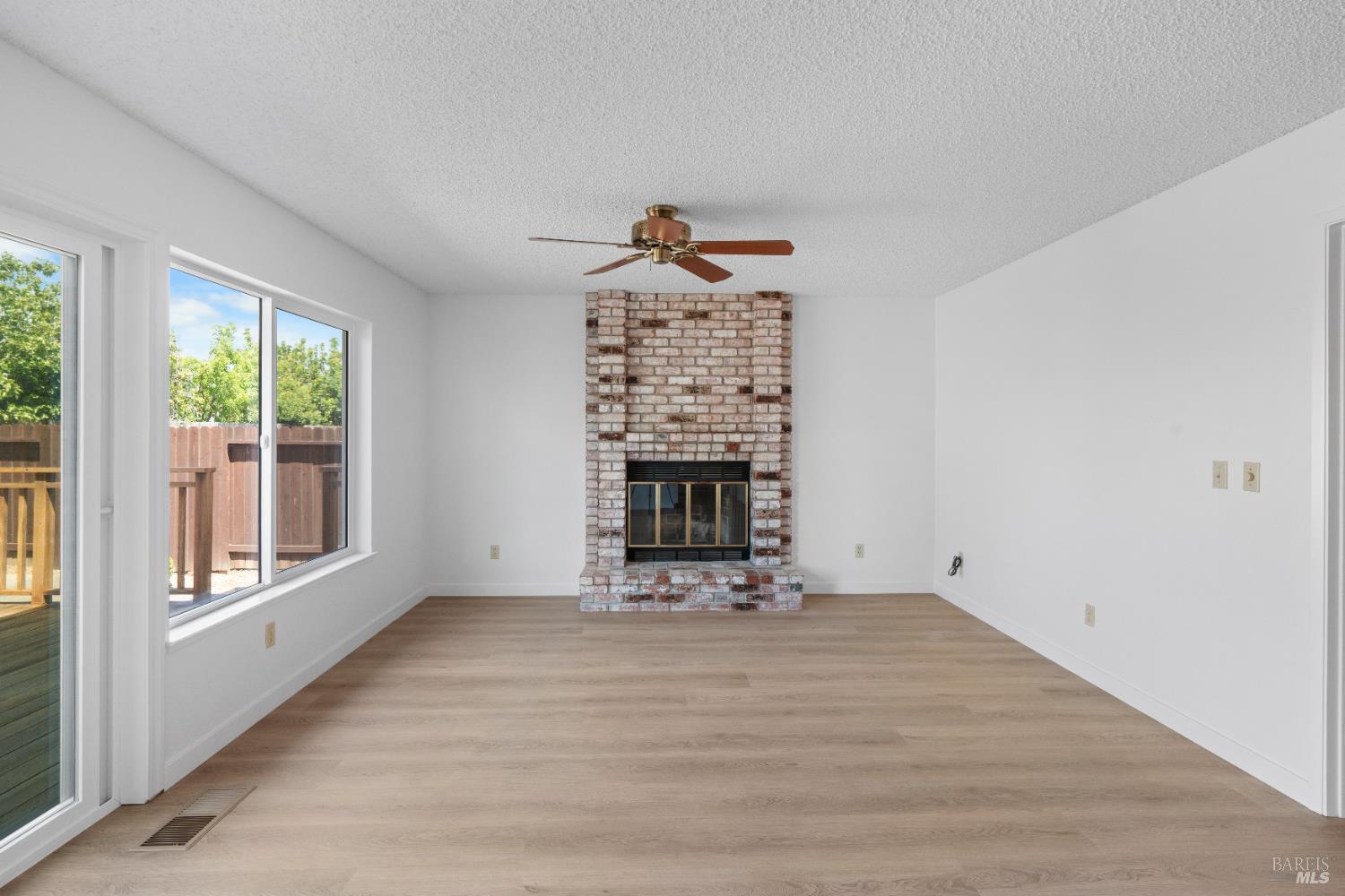 Detail Gallery Image 14 of 37 For 1420 Plumas Dr, Suisun City,  CA 94585 - 4 Beds | 2/1 Baths