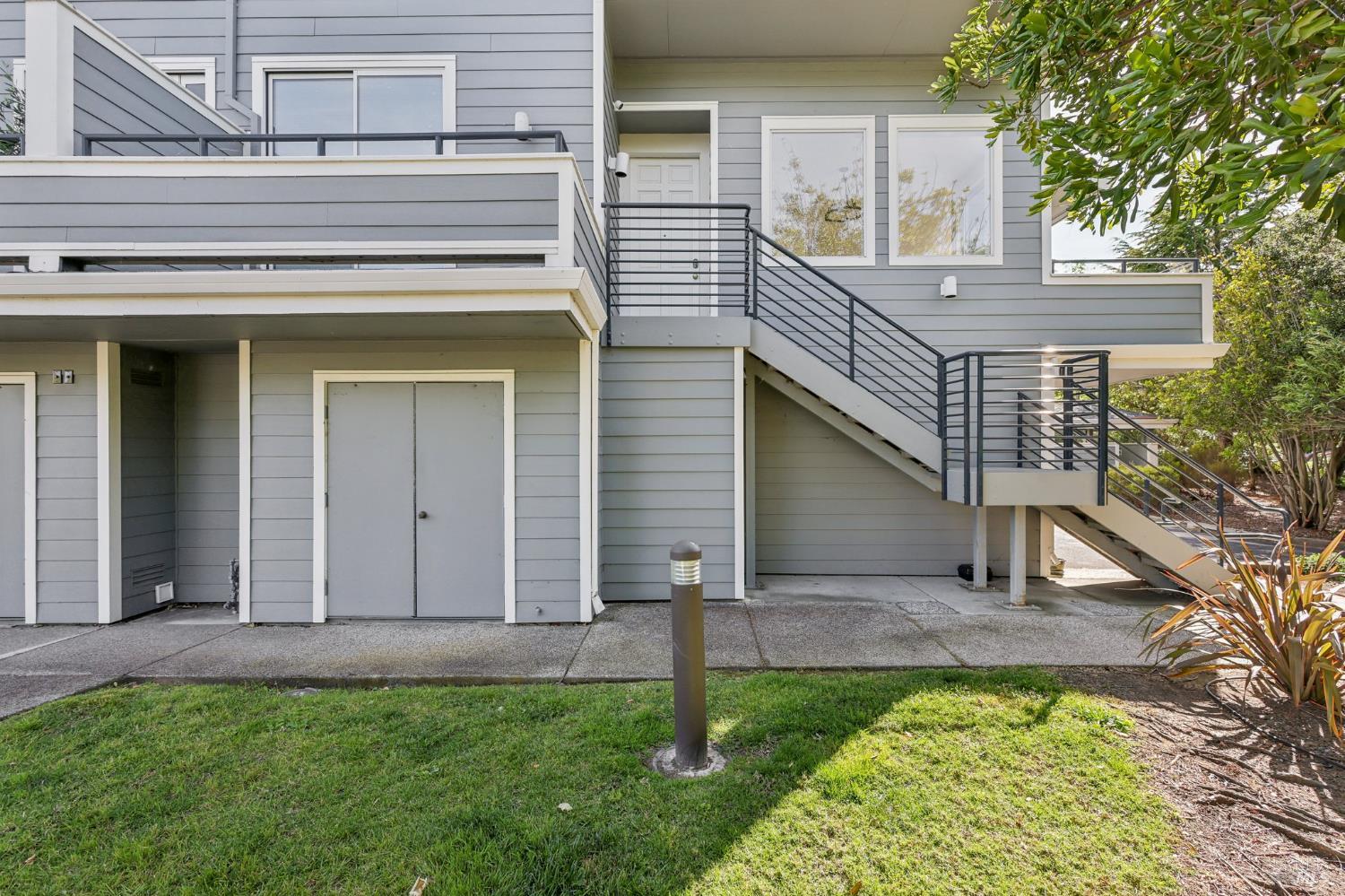 Detail Gallery Image 4 of 28 For 9 Gable Ct, San Rafael,  CA 94903 - 3 Beds | 2 Baths