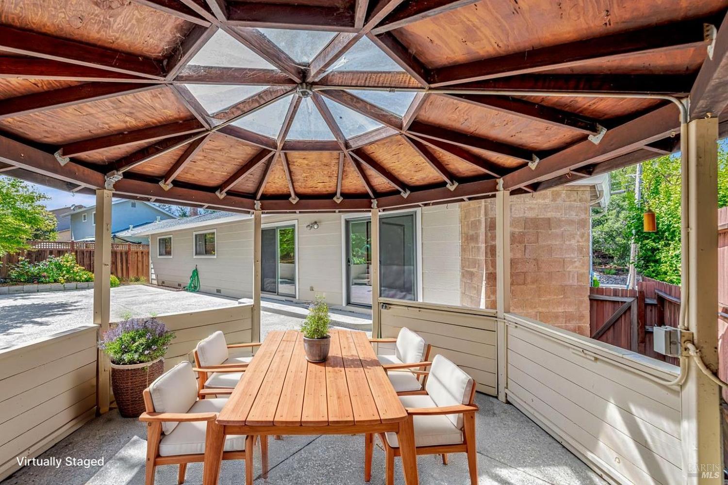 Detail Gallery Image 45 of 53 For 917 West St, Petaluma,  CA 94952 - 4 Beds | 2 Baths