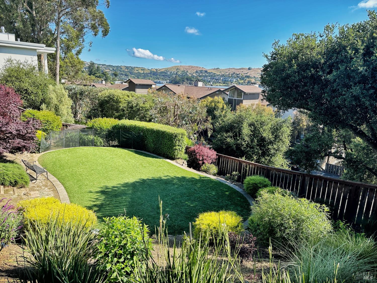 Detail Gallery Image 35 of 84 For 172 Great Circle Dr, Mill Valley,  CA 94941 - 4 Beds | 2/1 Baths