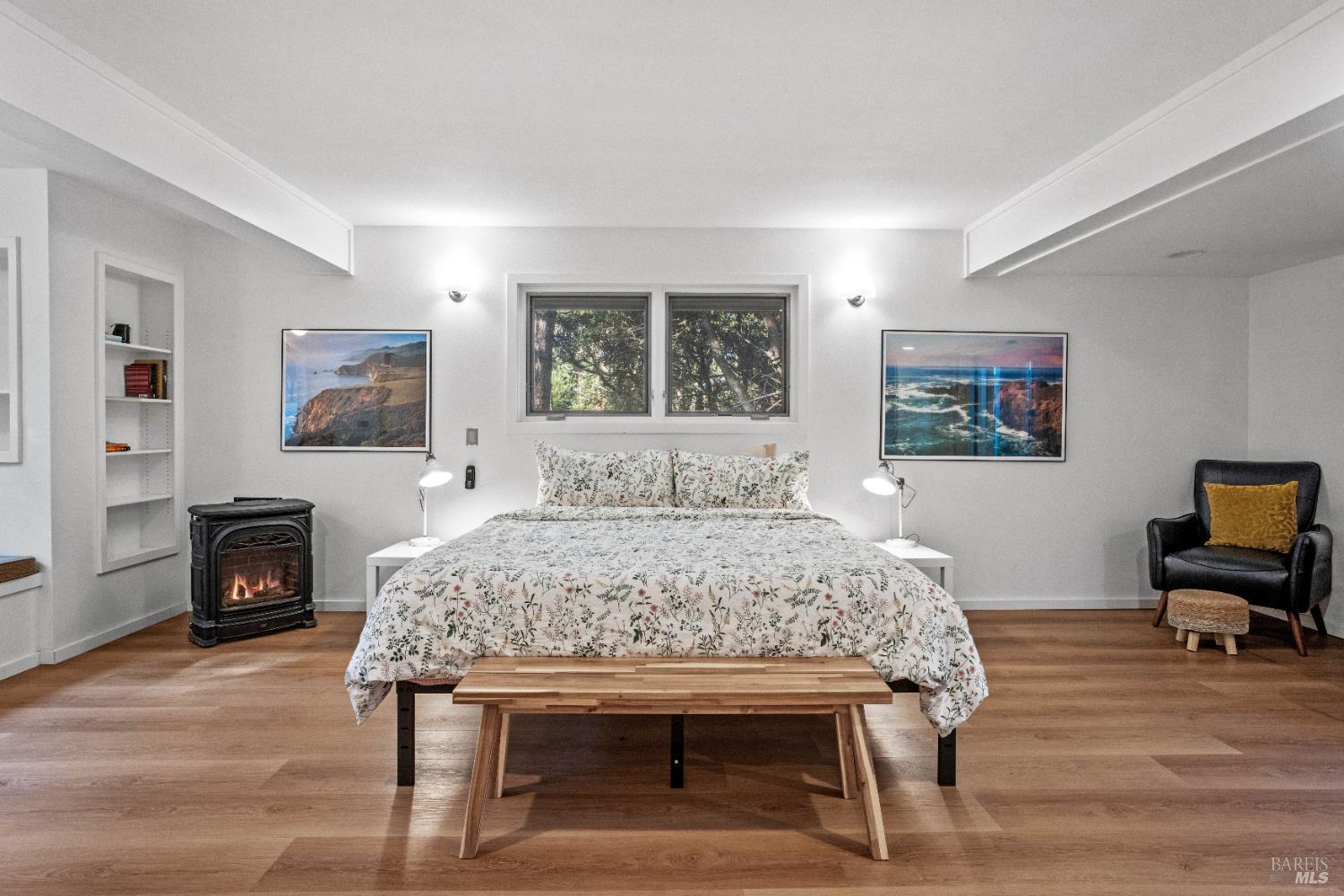 Detail Gallery Image 5 of 27 For 32851 Leofs Ln, Fort Bragg,  CA 95437 - 3 Beds | 3 Baths
