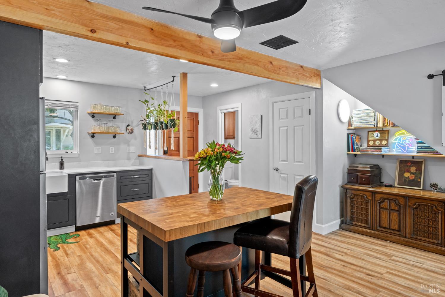 Detail Gallery Image 10 of 30 For 280 San Jacinta Dr #J,  Ukiah,  CA 95482 - 2 Beds | 2/1 Baths