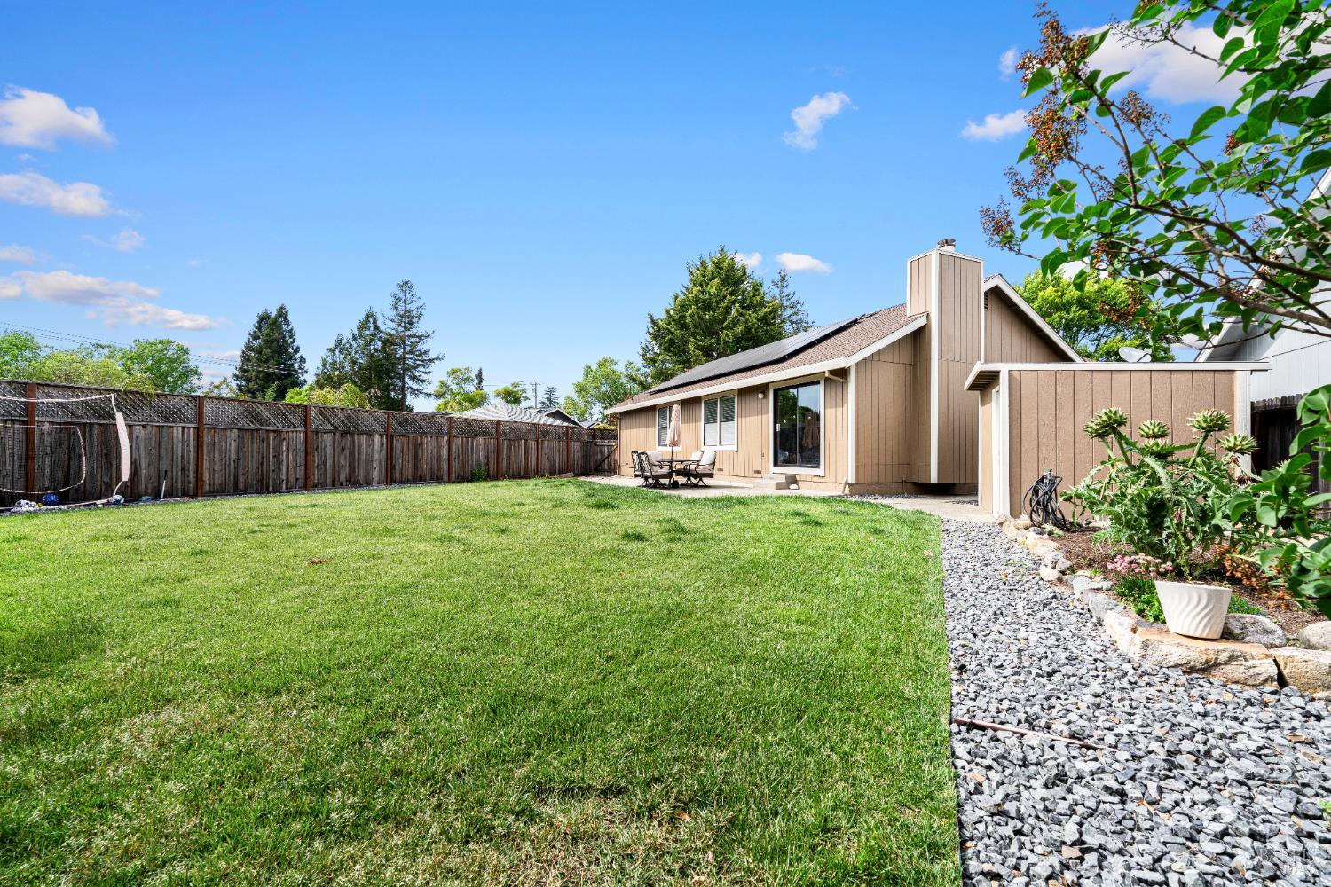 Detail Gallery Image 24 of 26 For 1065 Ne Badger Ct, Santa Rosa,  CA 95409 - 3 Beds | 2 Baths