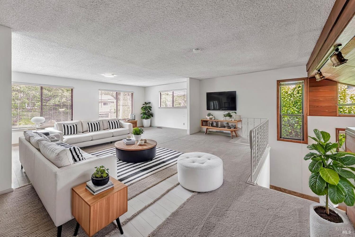 Detail Gallery Image 13 of 53 For 917 West St, Petaluma,  CA 94952 - 4 Beds | 2 Baths