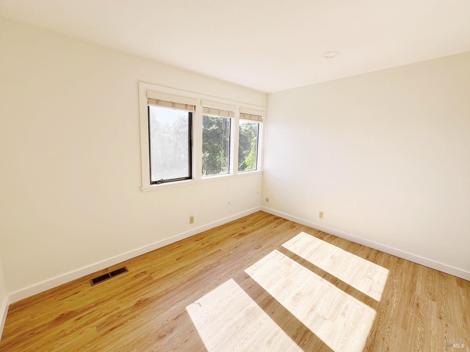 Detail Gallery Image 63 of 84 For 172 Great Circle Dr, Mill Valley,  CA 94941 - 4 Beds | 2/1 Baths