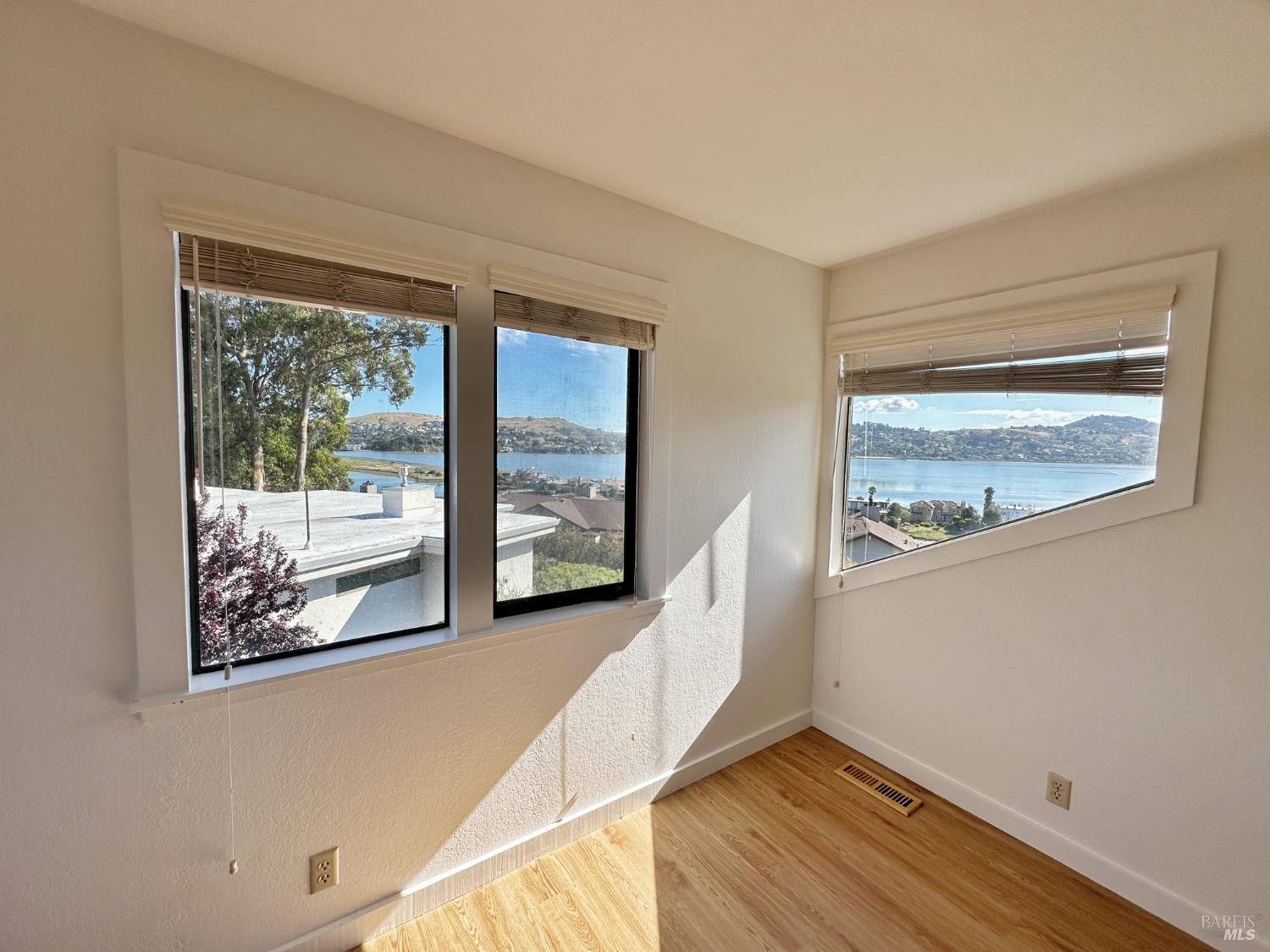 Detail Gallery Image 70 of 84 For 172 Great Circle Dr, Mill Valley,  CA 94941 - 4 Beds | 2/1 Baths