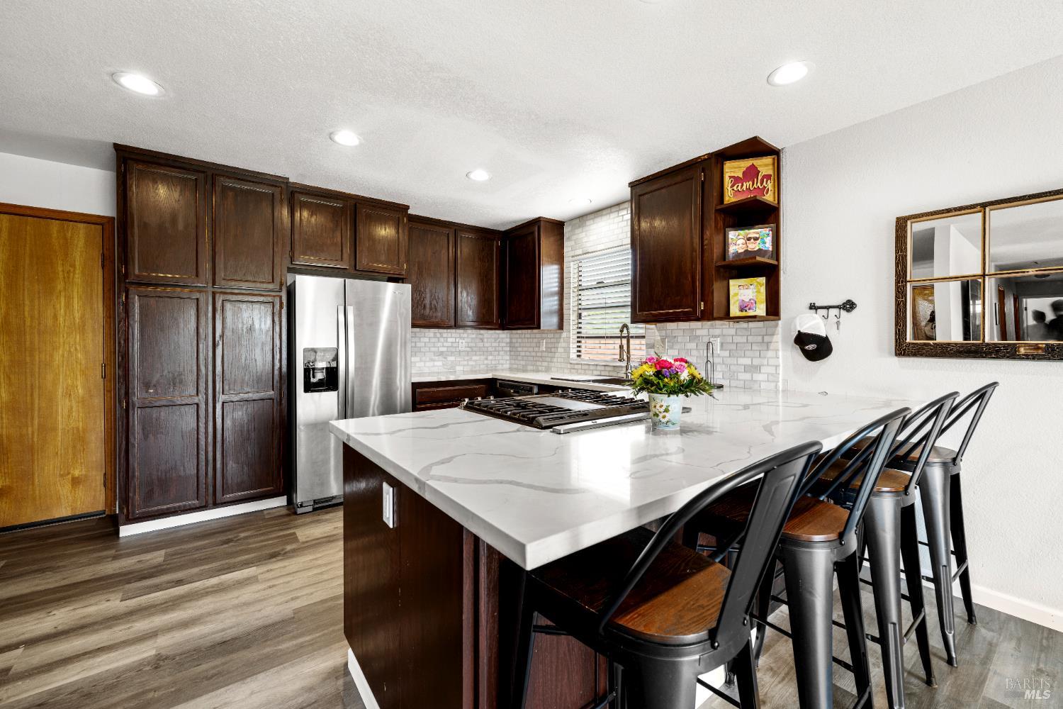 Detail Gallery Image 11 of 26 For 1065 Ne Badger Ct, Santa Rosa,  CA 95409 - 3 Beds | 2 Baths