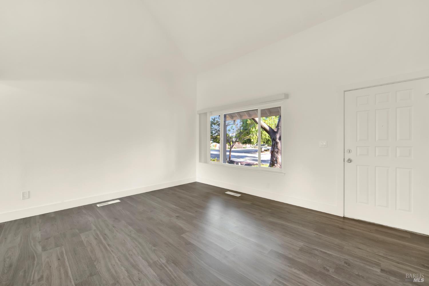 Detail Gallery Image 17 of 71 For 1203 Pintail Dr, Suisun City,  CA 94585 - 4 Beds | 2/1 Baths