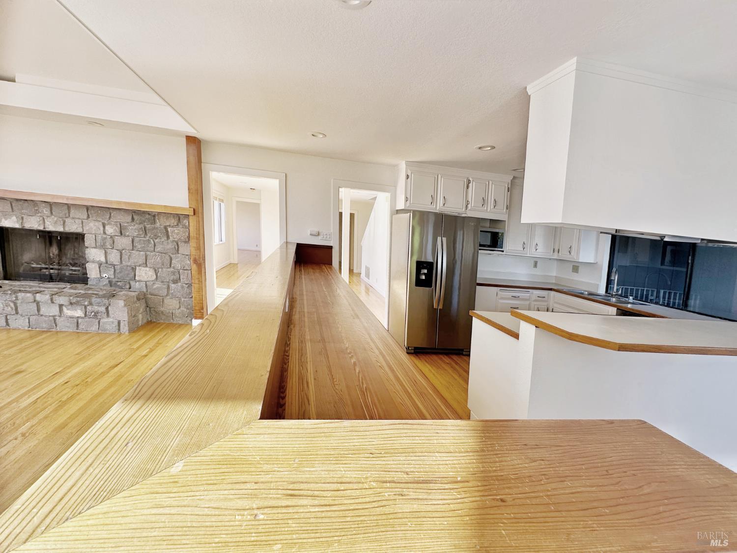 Detail Gallery Image 12 of 84 For 172 Great Circle Dr, Mill Valley,  CA 94941 - 4 Beds | 2/1 Baths