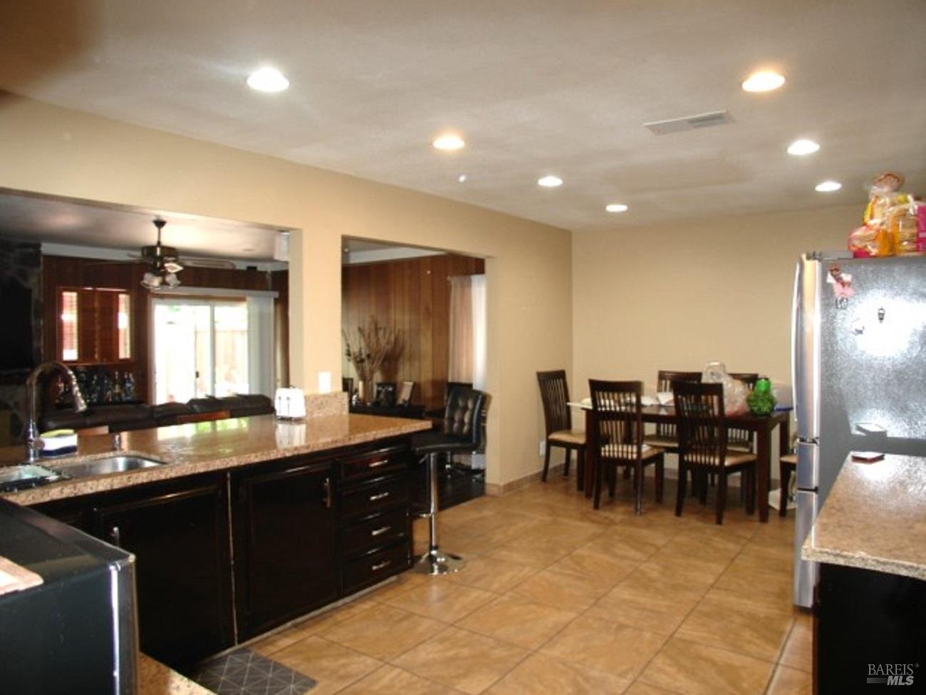 Detail Gallery Image 13 of 27 For 1994 Cardinal Way, Fairfield,  CA 94533 - 3 Beds | 2 Baths