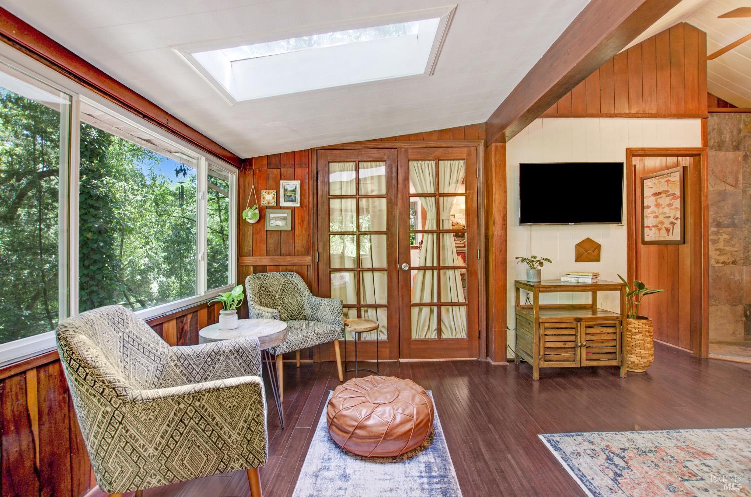 Detail Gallery Image 16 of 39 For 10236 Old River Rd, Forestville,  CA 95436 - 2 Beds | 2 Baths