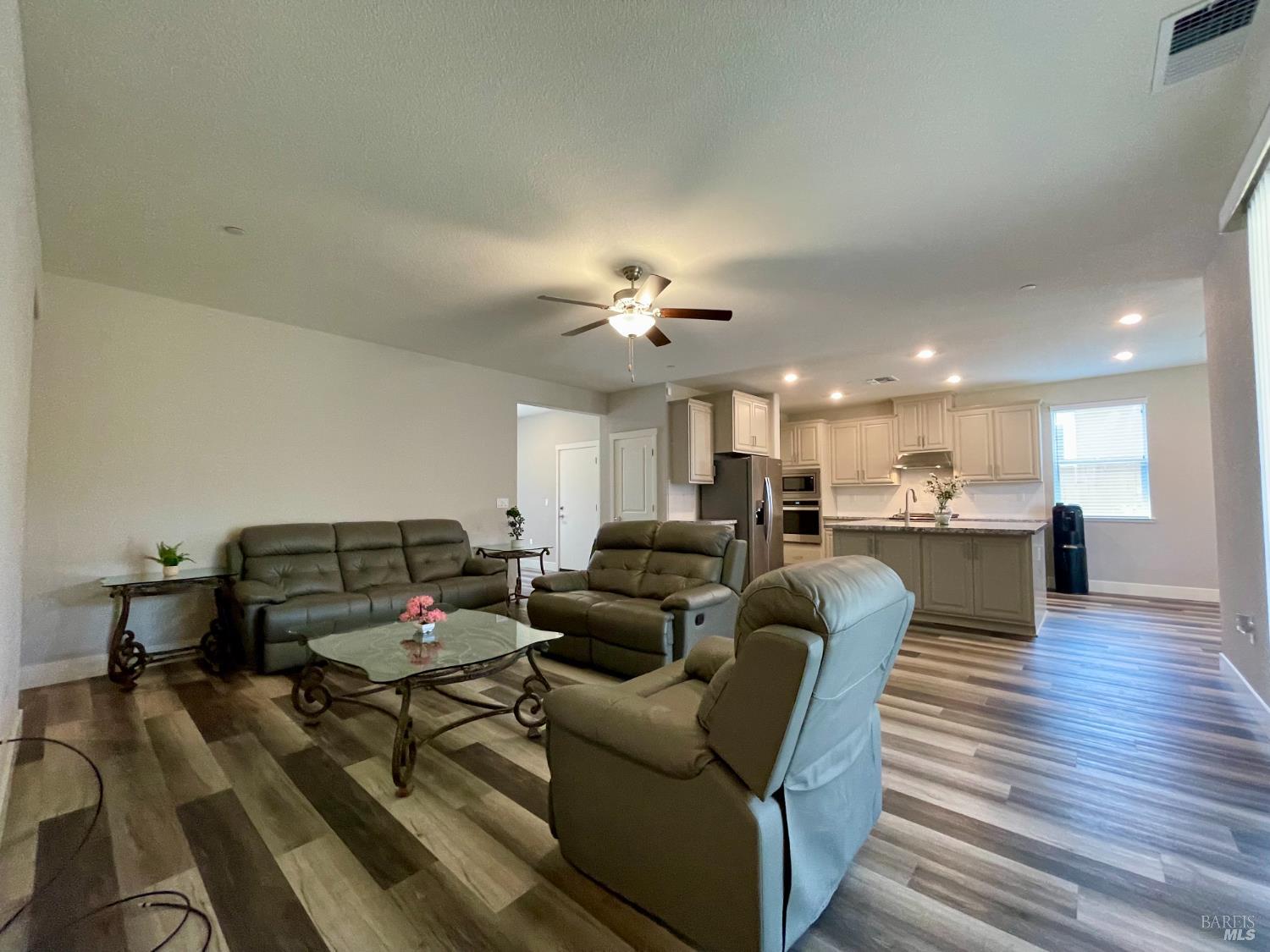 Detail Gallery Image 5 of 33 For 2037 Front Porch Ln, Rio Vista,  CA 94571 - 3 Beds | 2 Baths