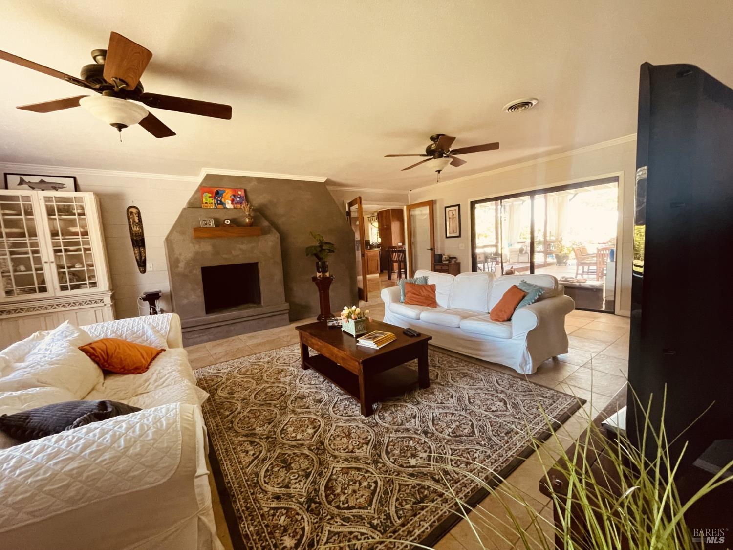 Detail Gallery Image 10 of 28 For 360 Milani Dr, Ukiah,  CA 95482 - 3 Beds | 2 Baths
