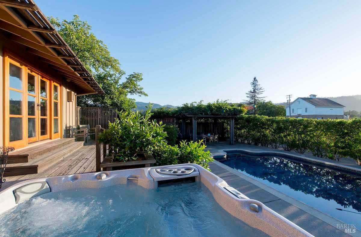 Detail Gallery Image 9 of 52 For 430 Pratt Ave, Saint Helena,  CA 94574 - 4 Beds | 4 Baths