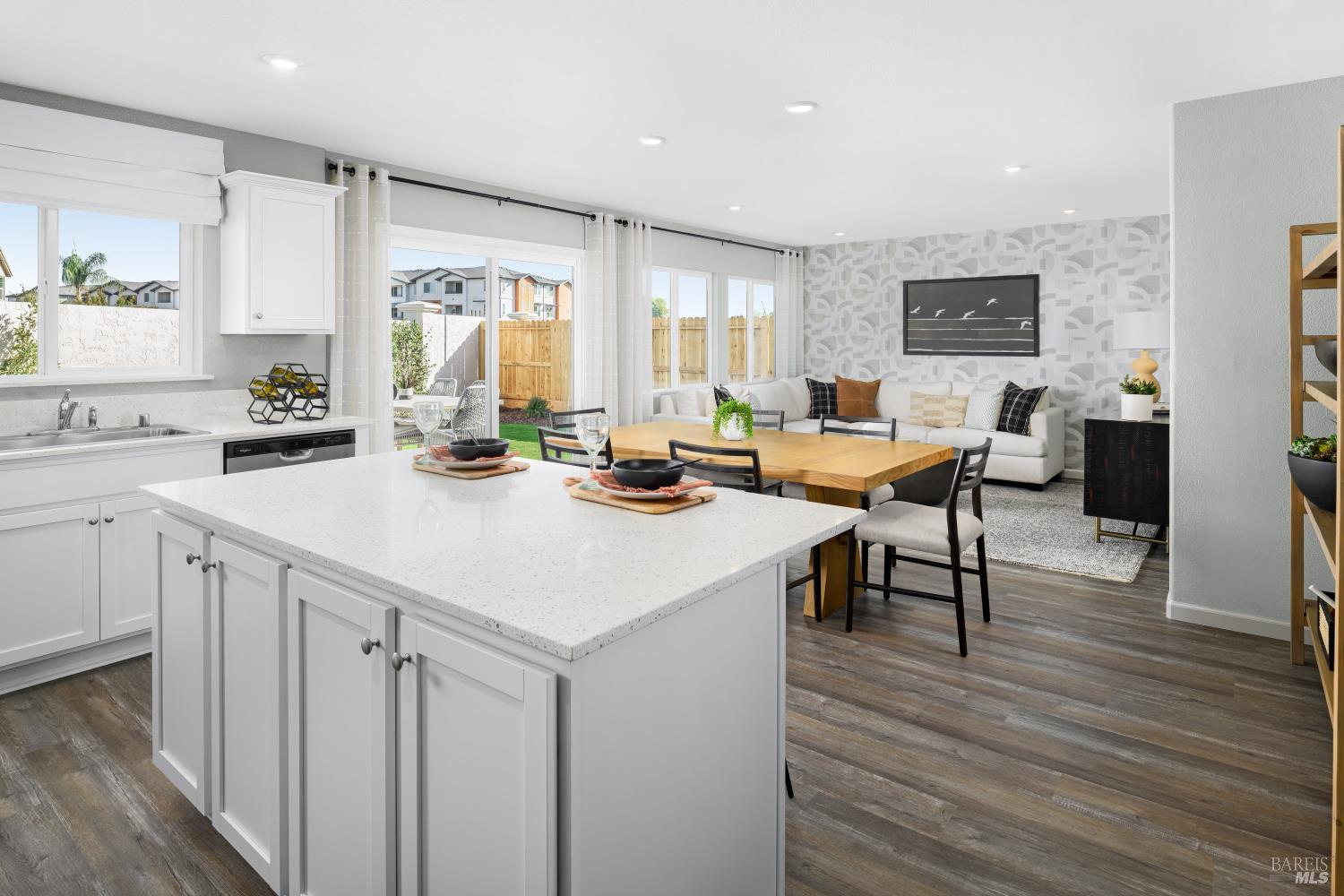 Detail Gallery Image 3 of 15 For 185 Goldback St, American Canyon,  CA 94503 - 4 Beds | 3 Baths
