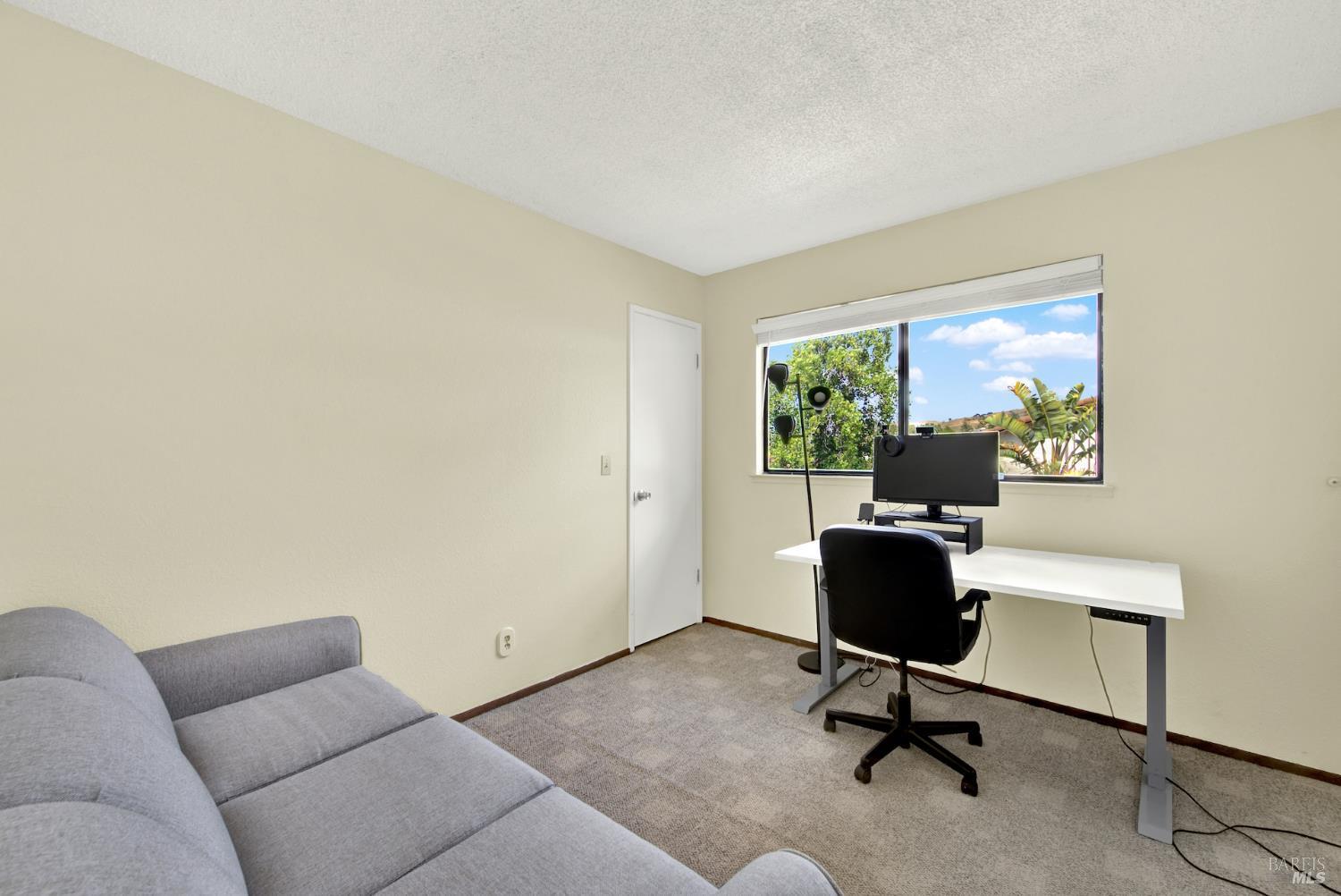 Detail Gallery Image 18 of 25 For 3265 Arroyo Dr, Fairfield,  CA 94533 - 4 Beds | 2/1 Baths
