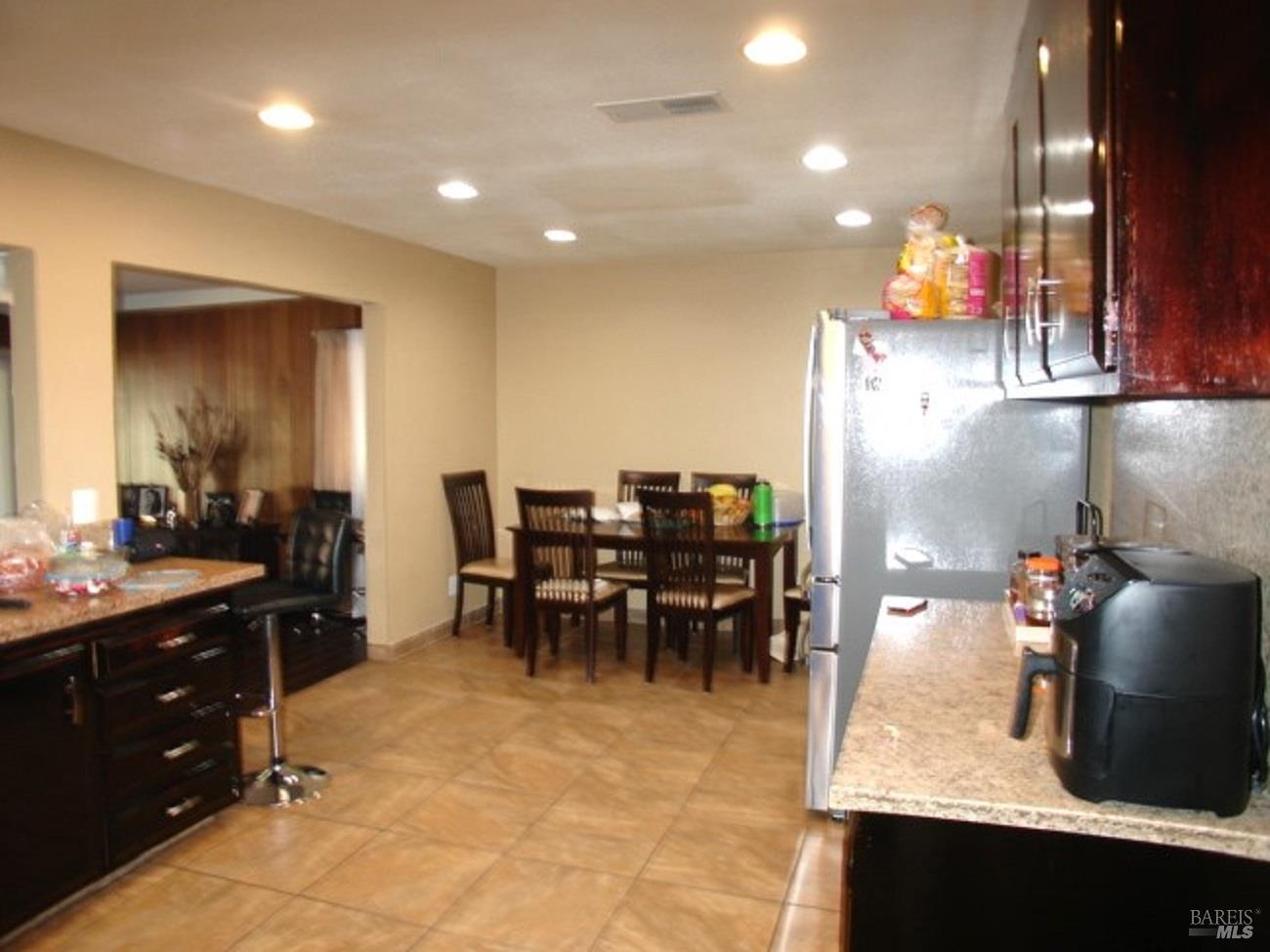 Detail Gallery Image 12 of 27 For 1994 Cardinal Way, Fairfield,  CA 94533 - 3 Beds | 2 Baths