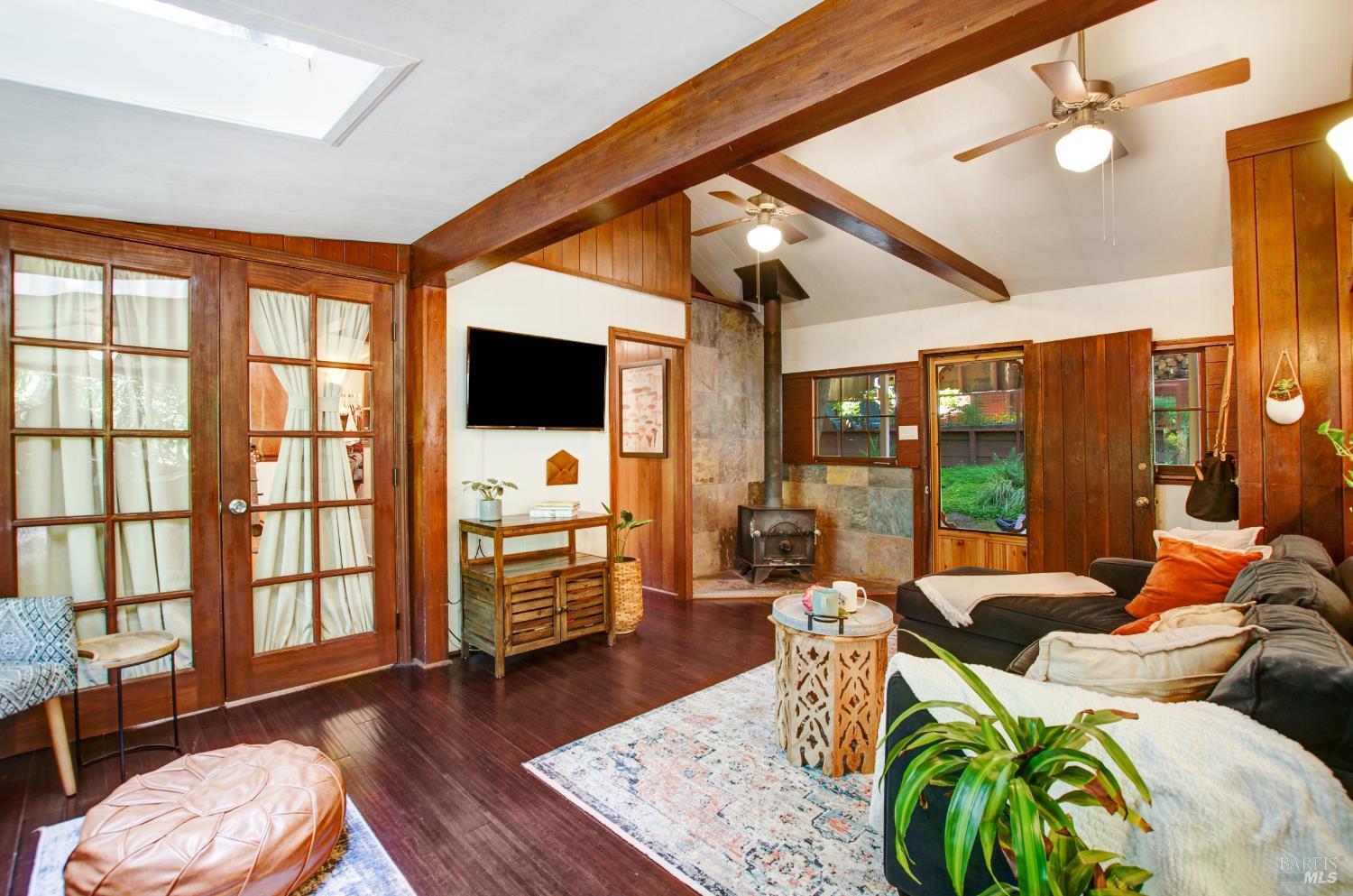 Detail Gallery Image 10 of 39 For 10236 Old River Rd, Forestville,  CA 95436 - 2 Beds | 2 Baths