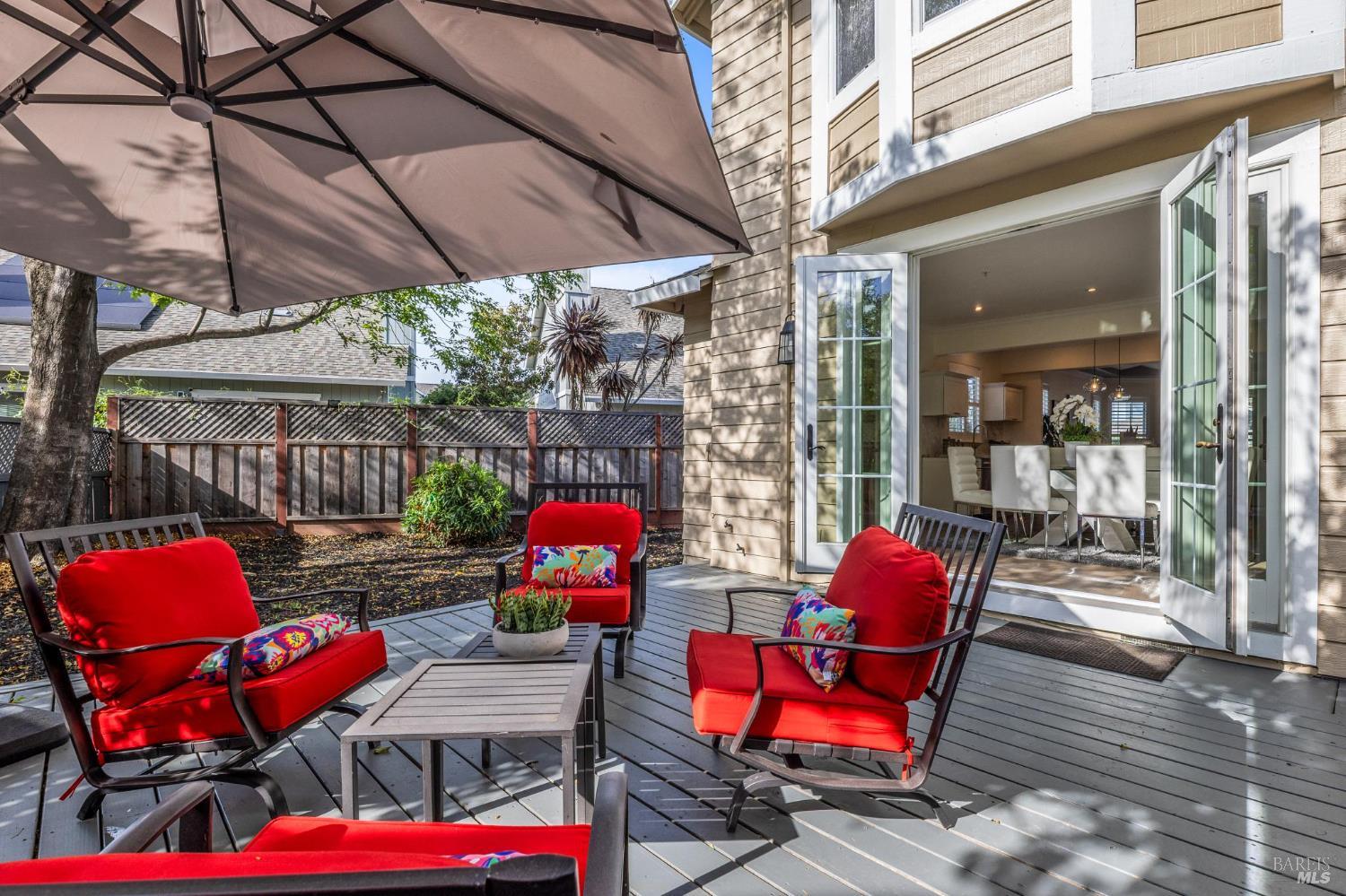 Detail Gallery Image 3 of 55 For 110 Baypoint Dr, San Rafael,  CA 94901 - 4 Beds | 3 Baths