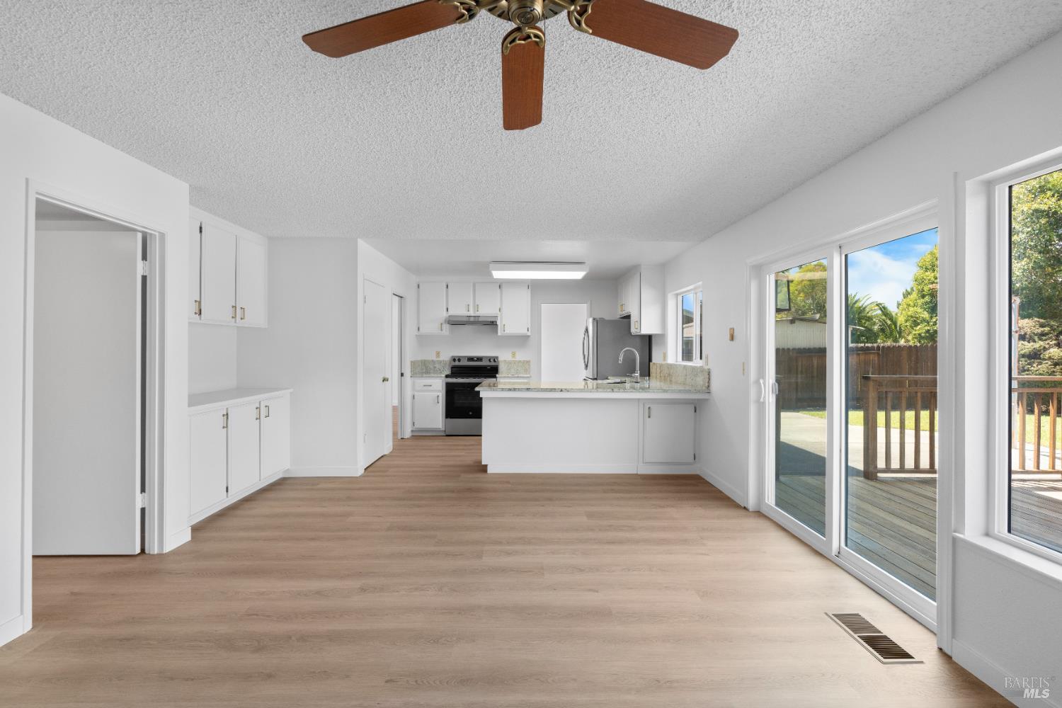 Detail Gallery Image 12 of 37 For 1420 Plumas Dr, Suisun City,  CA 94585 - 4 Beds | 2/1 Baths