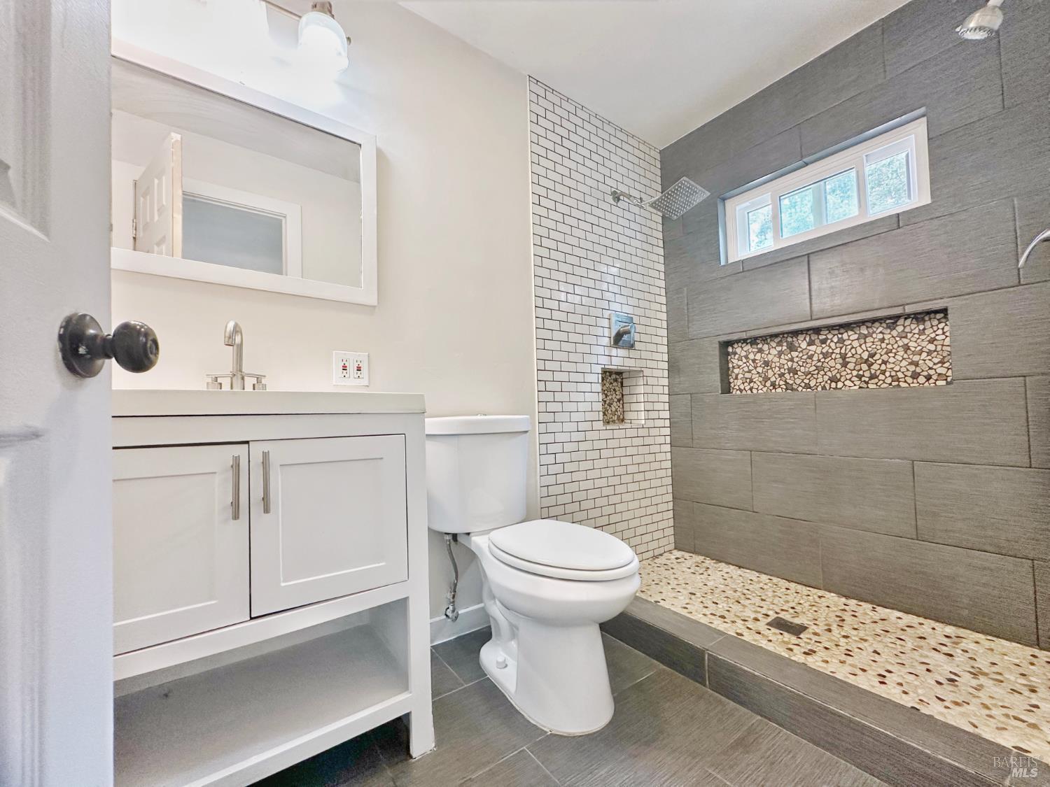 Detail Gallery Image 27 of 44 For 10 Joan Ave, Novato,  CA 94947 - 3 Beds | 1 Baths