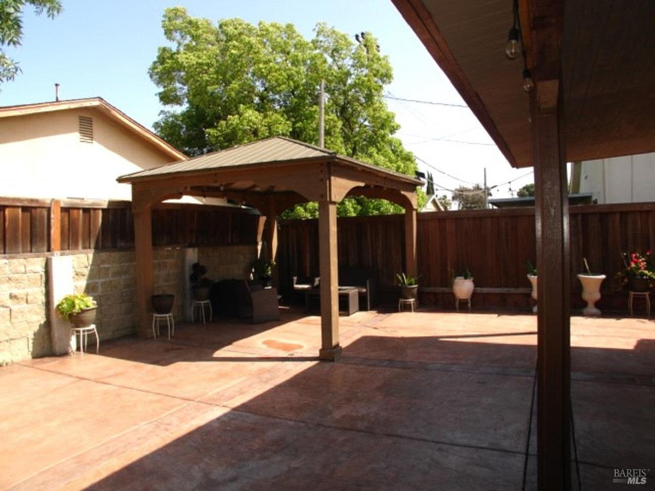 Detail Gallery Image 10 of 27 For 1994 Cardinal Way, Fairfield,  CA 94533 - 3 Beds | 2 Baths