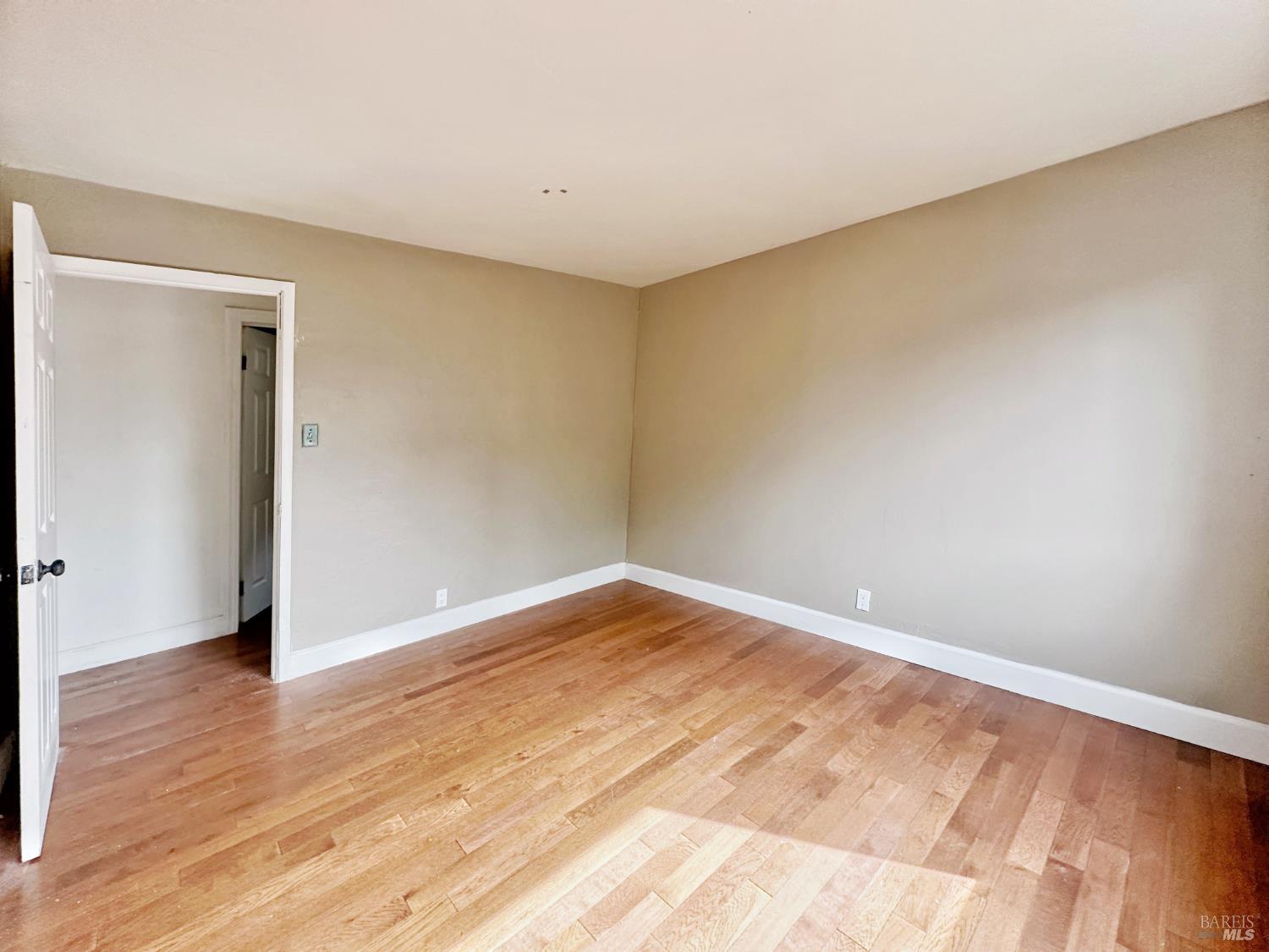 Detail Gallery Image 28 of 44 For 10 Joan Ave, Novato,  CA 94947 - 3 Beds | 1 Baths