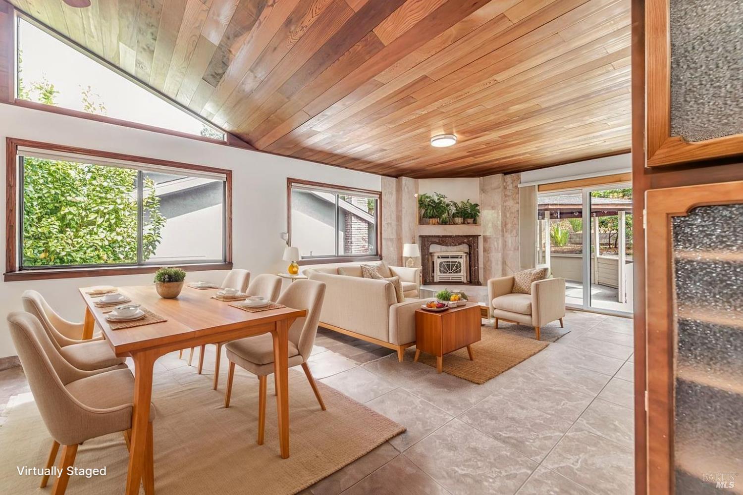 Detail Gallery Image 8 of 53 For 917 West St, Petaluma,  CA 94952 - 4 Beds | 2 Baths