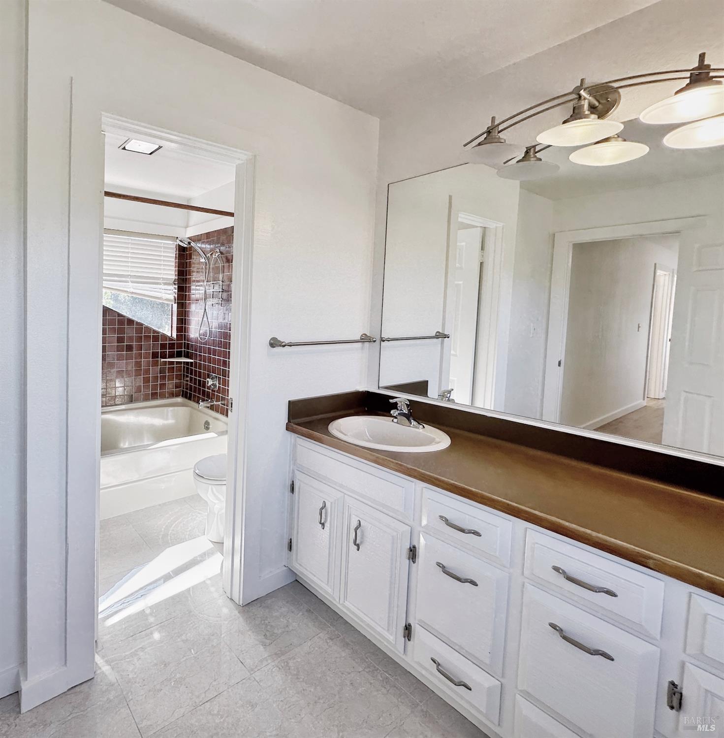 Detail Gallery Image 50 of 84 For 172 Great Circle Dr, Mill Valley,  CA 94941 - 4 Beds | 2/1 Baths