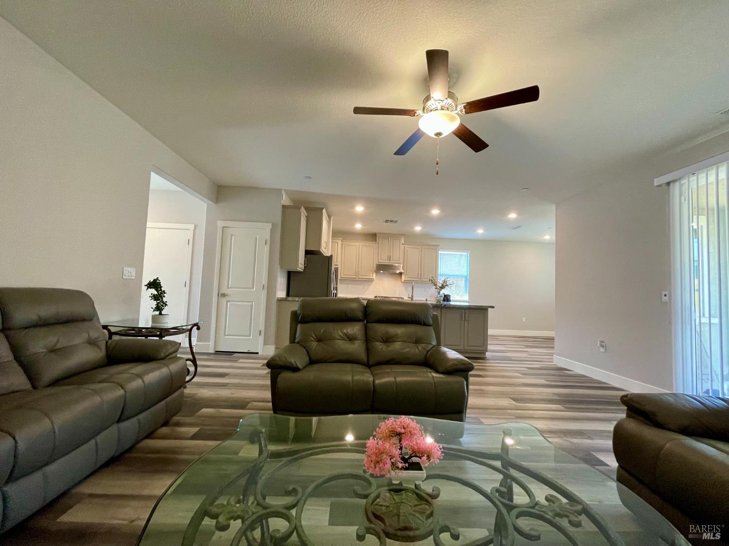 Detail Gallery Image 6 of 33 For 2037 Front Porch Ln, Rio Vista,  CA 94571 - 3 Beds | 2 Baths