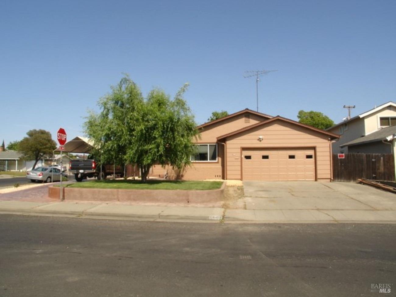 Detail Gallery Image 1 of 27 For 1994 Cardinal Way, Fairfield,  CA 94533 - 3 Beds | 2 Baths