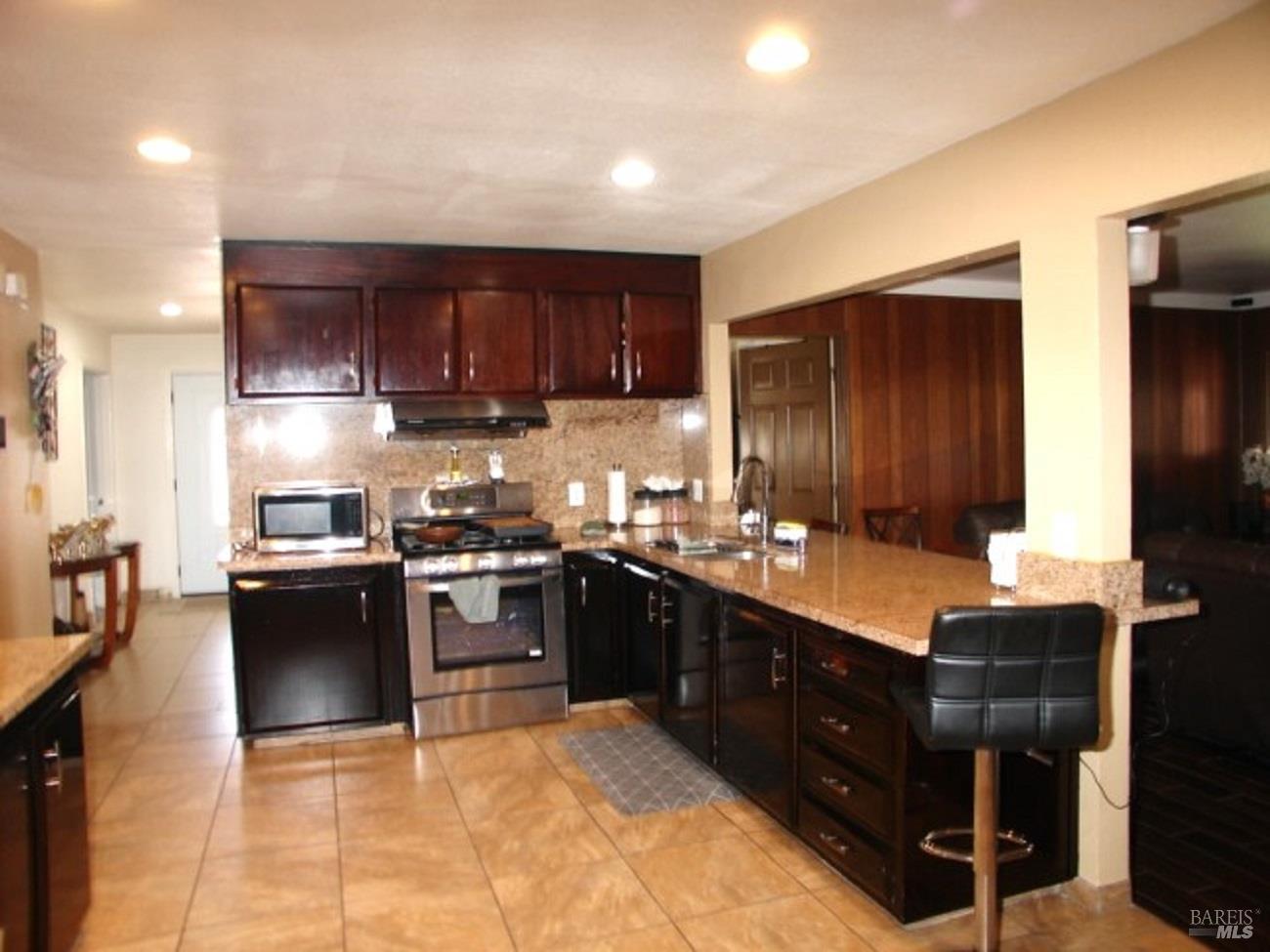Detail Gallery Image 14 of 27 For 1994 Cardinal Way, Fairfield,  CA 94533 - 3 Beds | 2 Baths